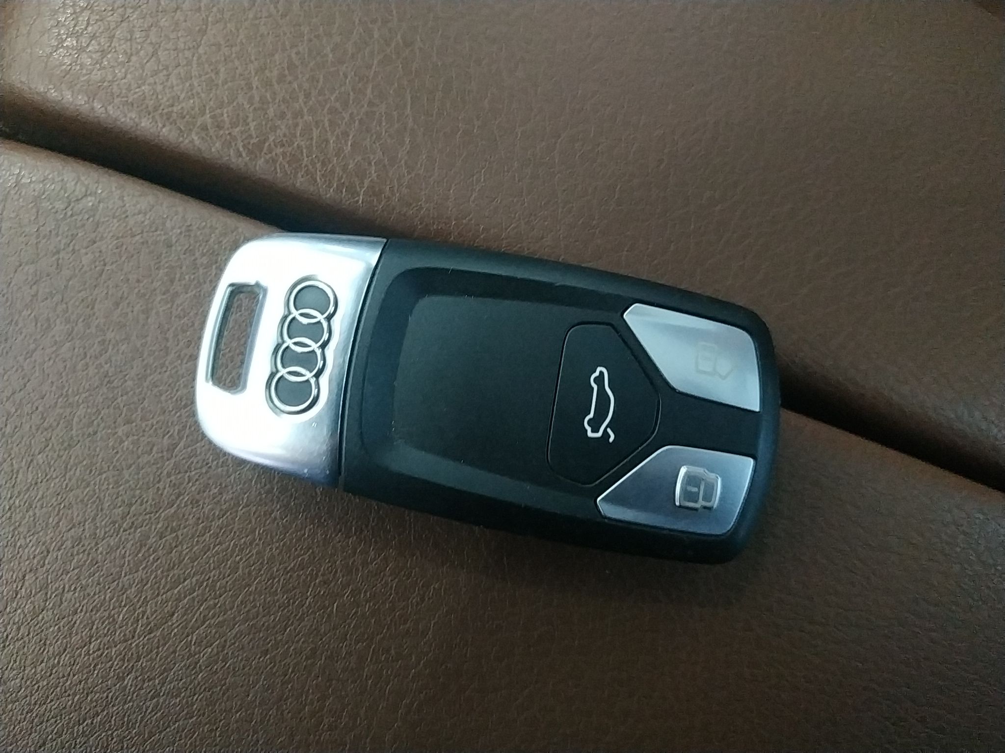 奥迪q740进口2018款20t自动舒适型