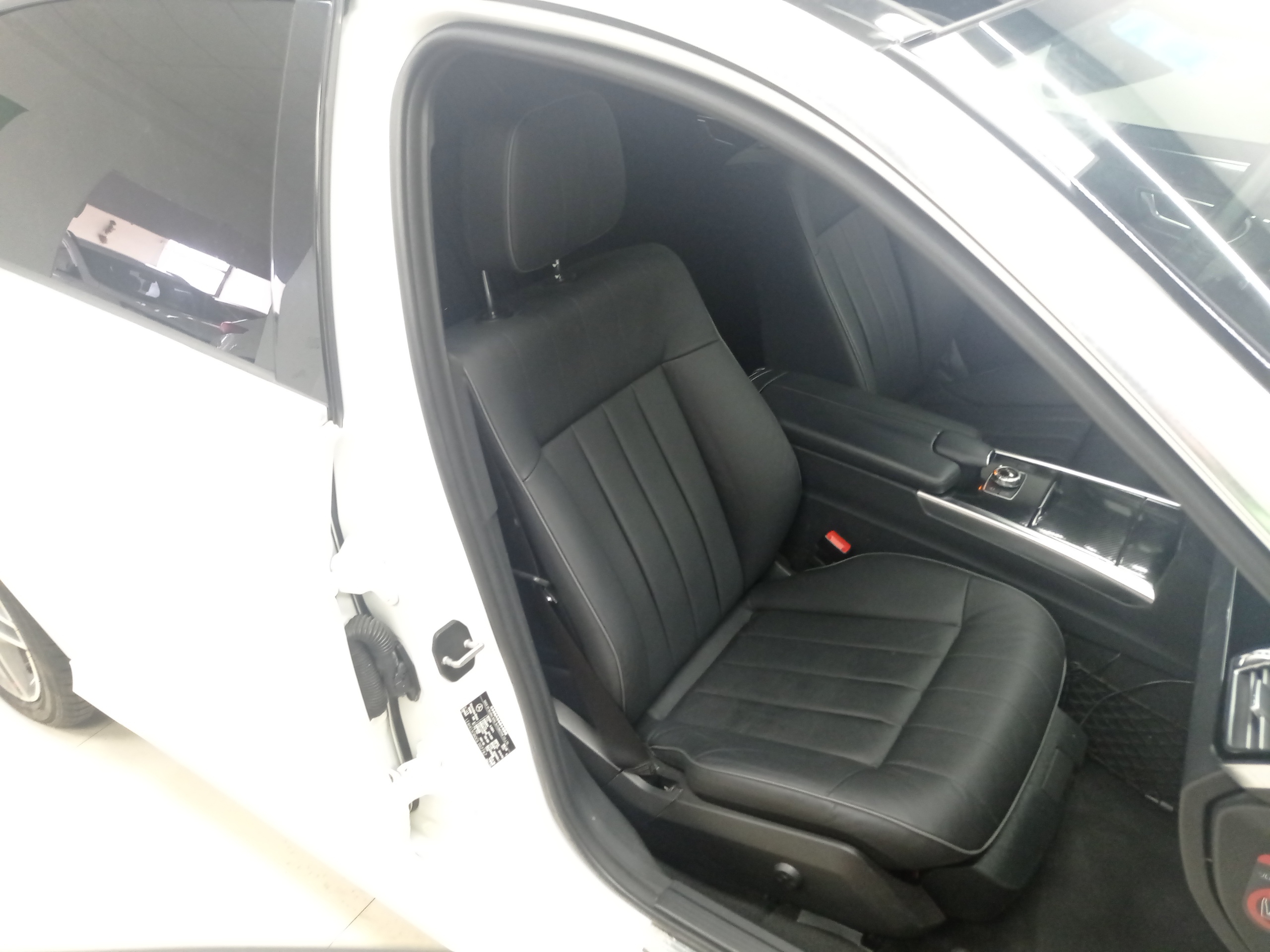 奔驰E级 E260L 2015款 2.0T 自动 汽油 改款豪华型 (国Ⅴ) 