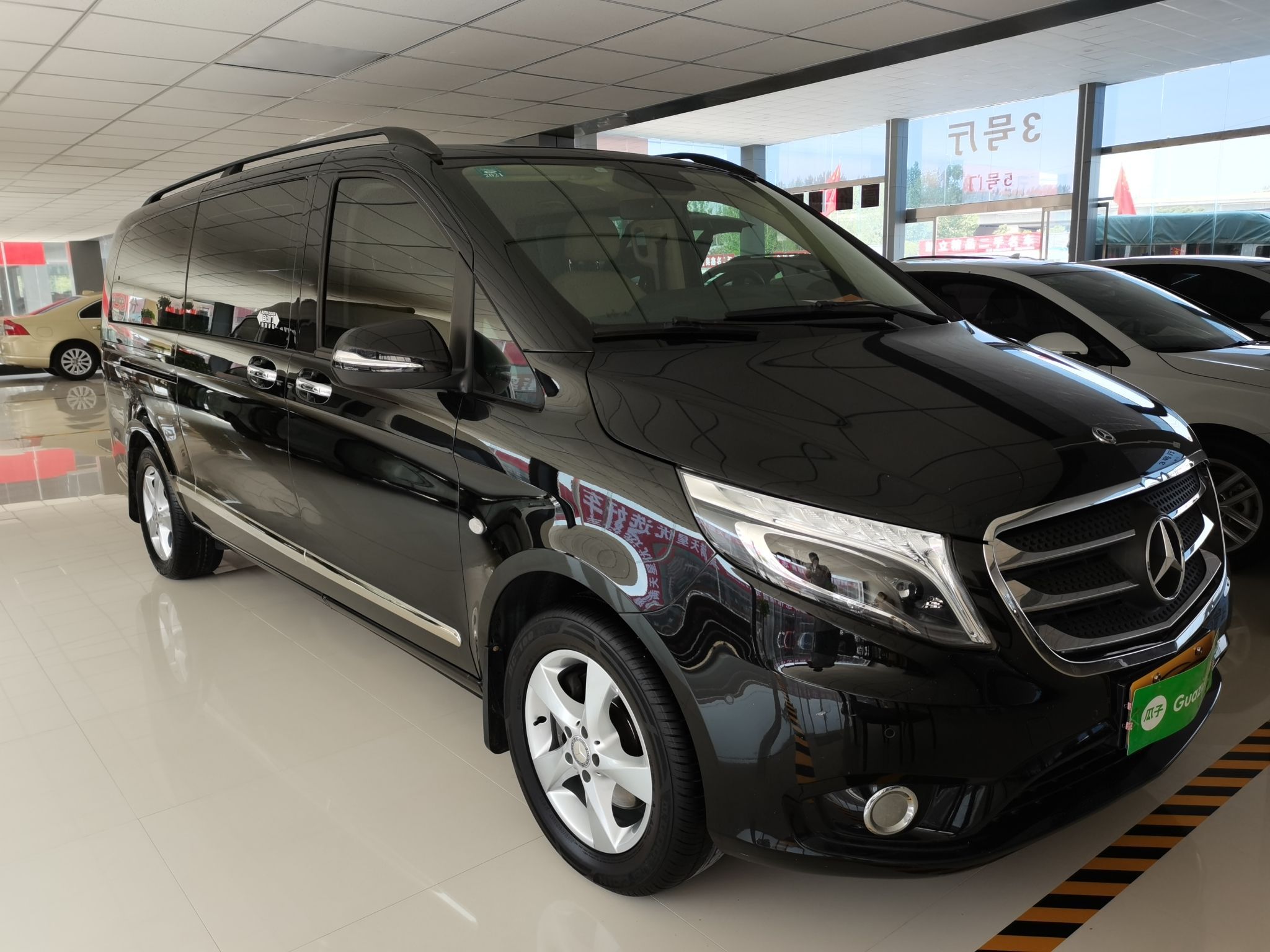 奔驰威霆2016款20t自动9座汽油商务版国Ⅴ