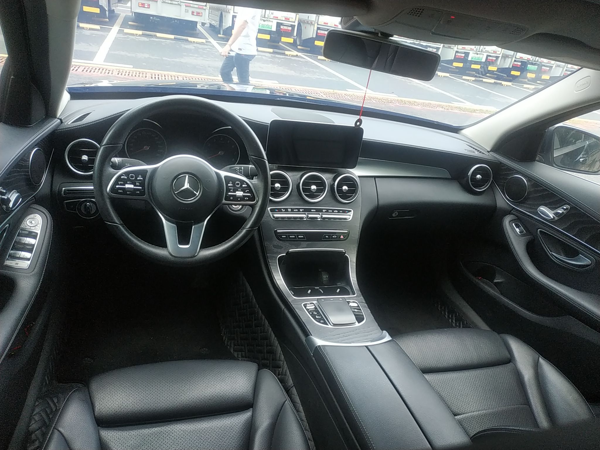 奔驰c级c180l2019款16t自动时尚型运动版国Ⅴ