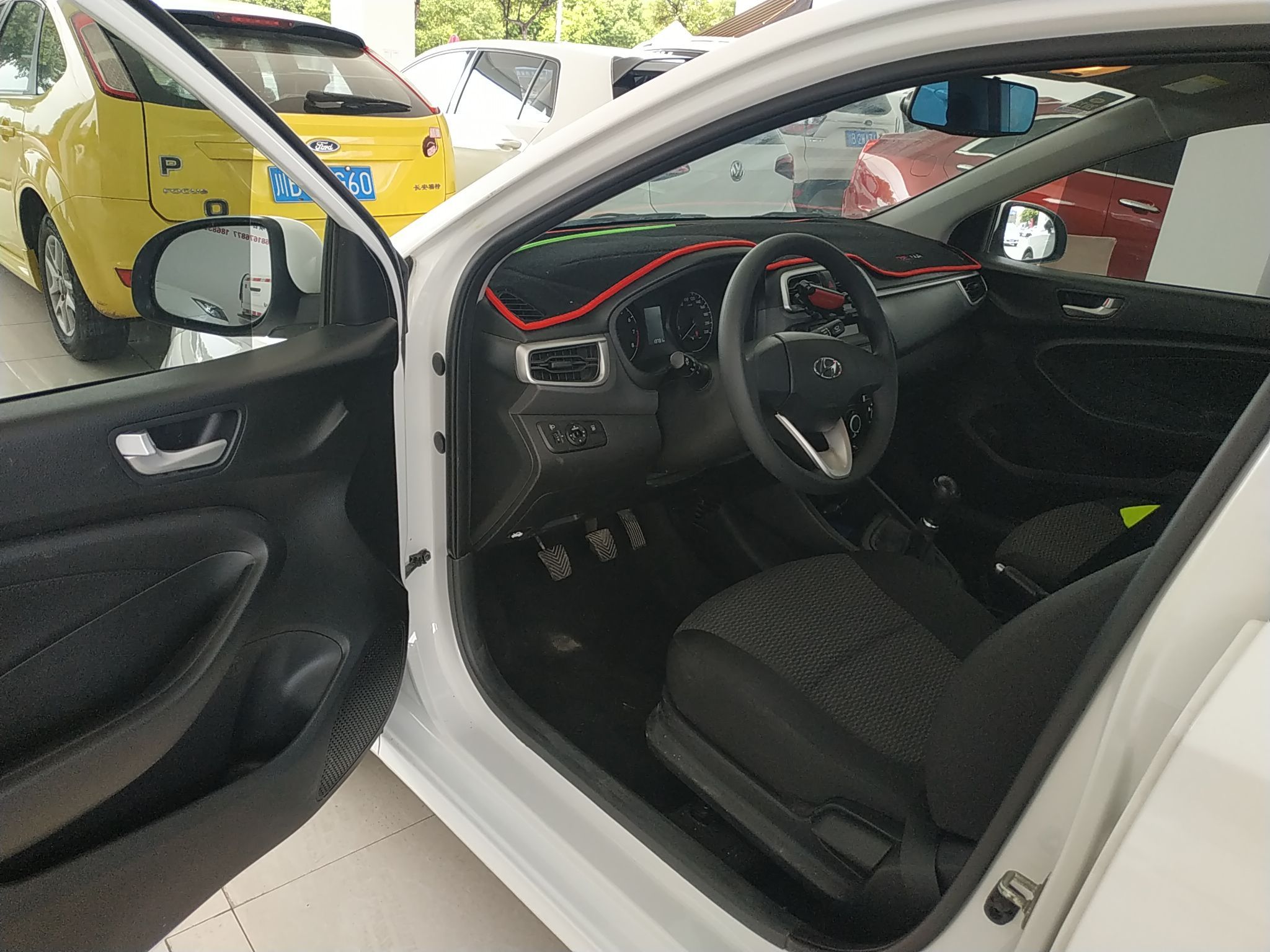 现代瑞纳 2020款 1.4l 手动 4门5座三厢车 焕新版 (国Ⅵ)