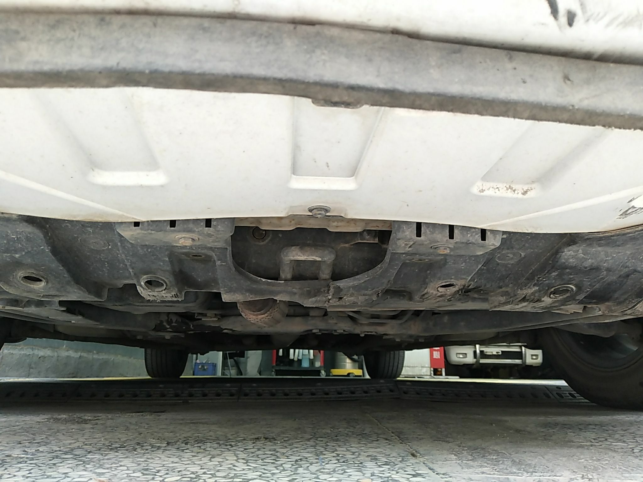 长安逸动xt2016款16l手动俊酷型国Ⅴ