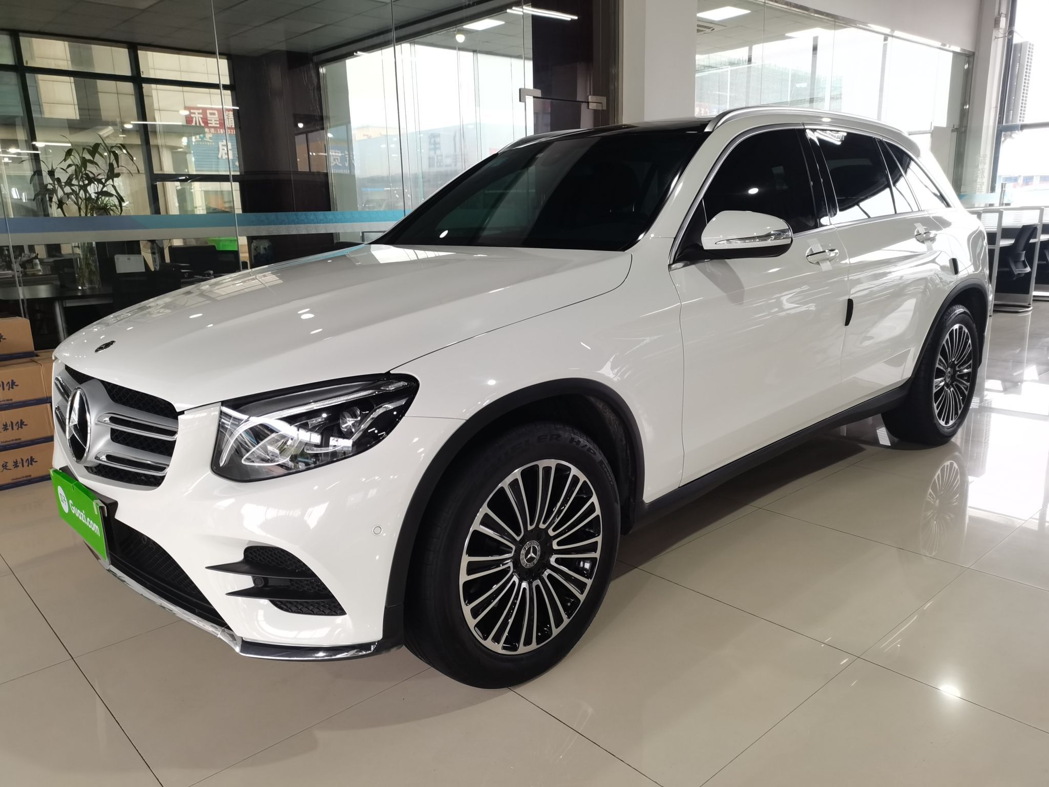 奔驰glcglc260l2019款20t自动动感型国Ⅵ