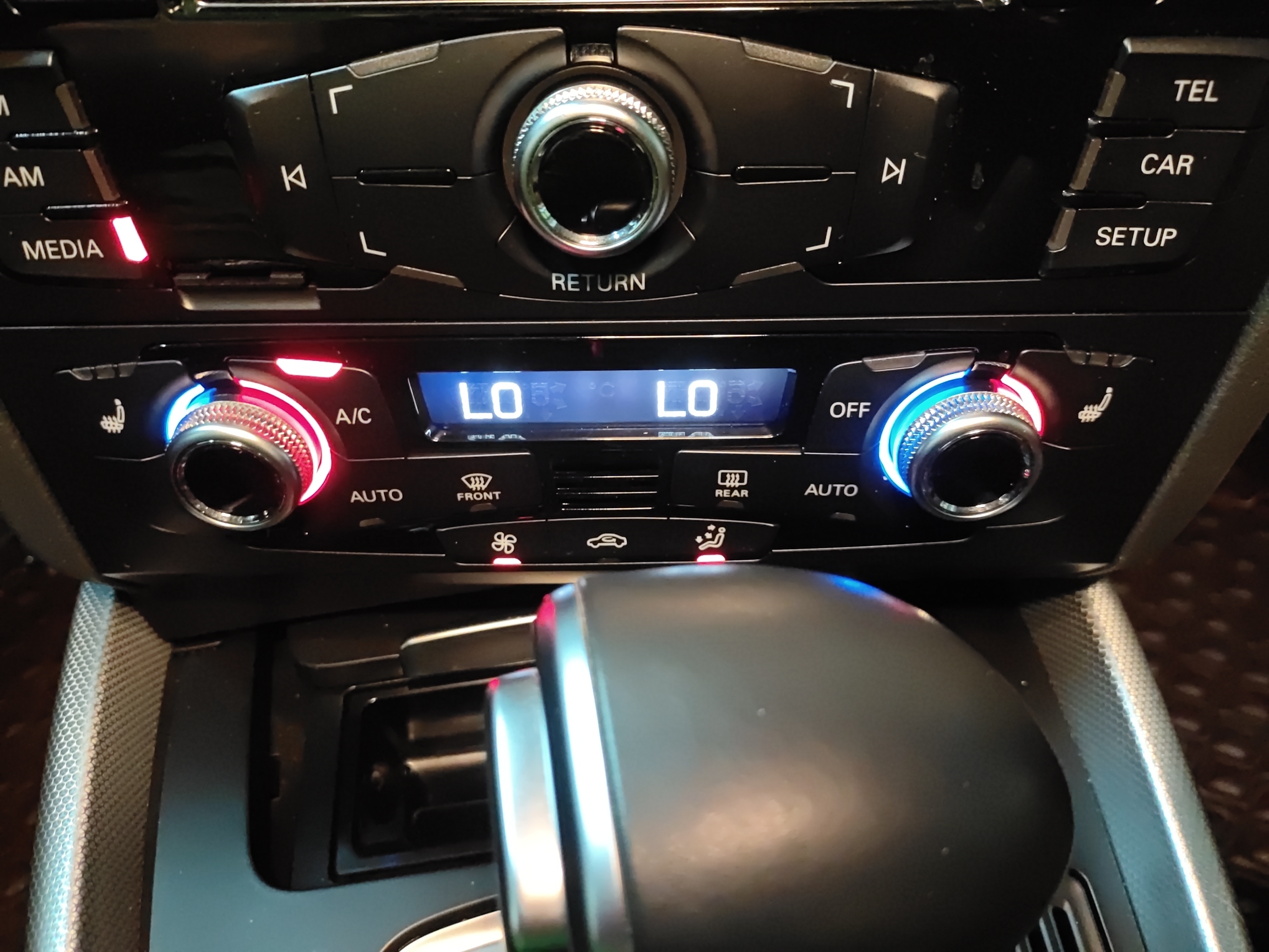 奥迪Q5 2018款 2.0T 自动 四驱 汽油 技术型典藏版 (国Ⅴ) 