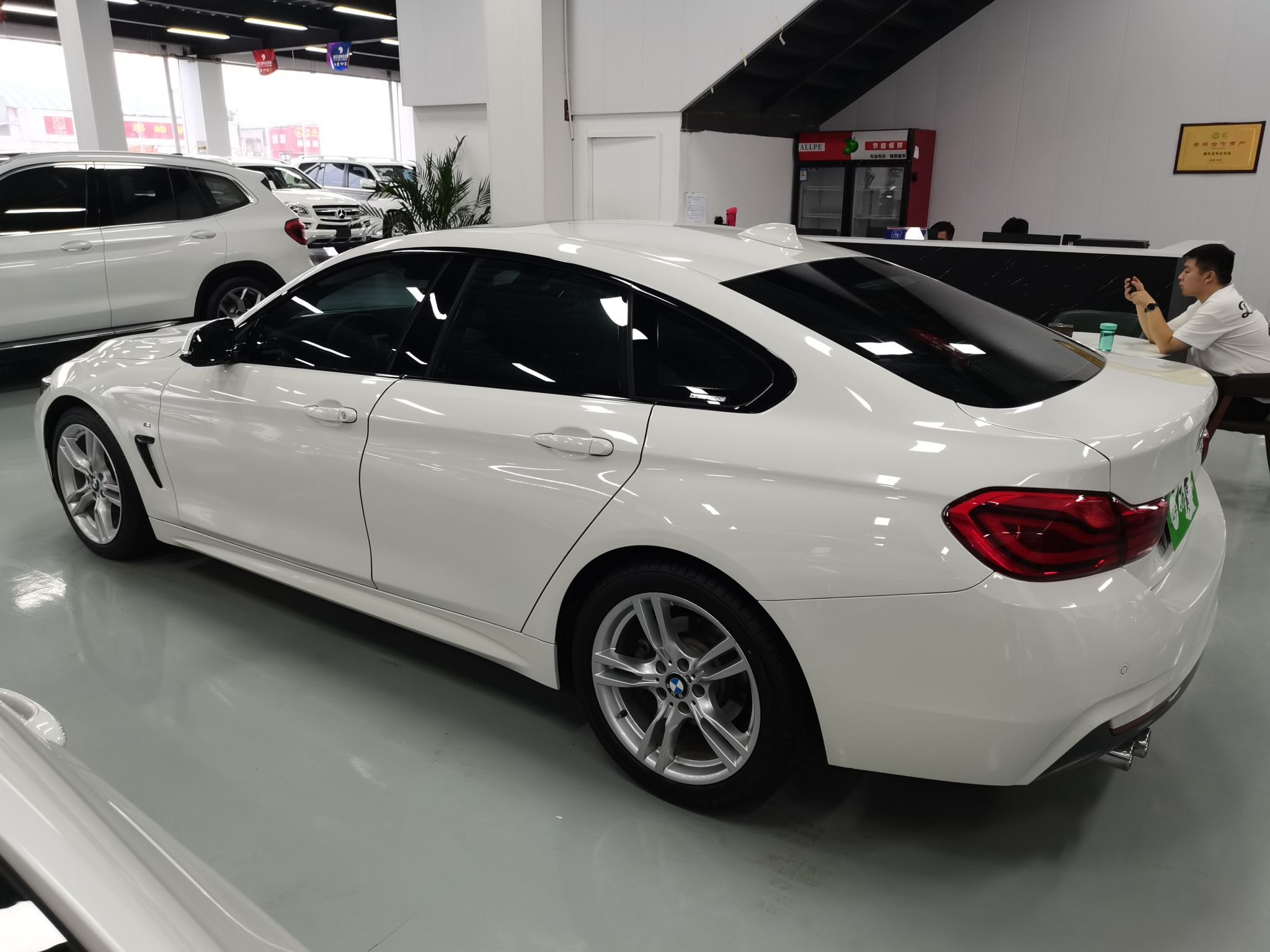 宝马4系四门轿跑425i进口2017款20t自动尊享型m运动套装