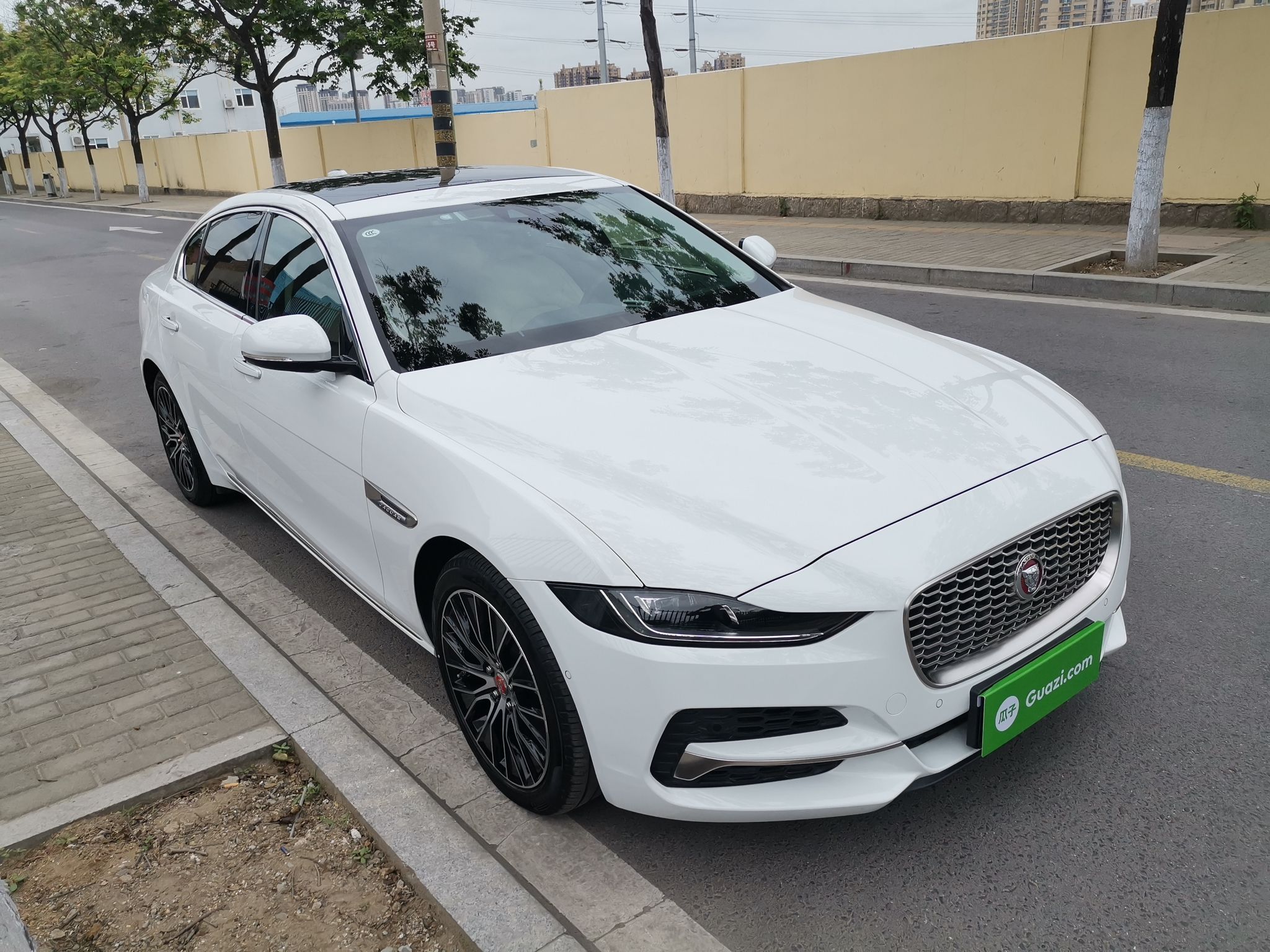 捷豹xel2020款20t自动后驱250ps科技优雅版se国Ⅵ