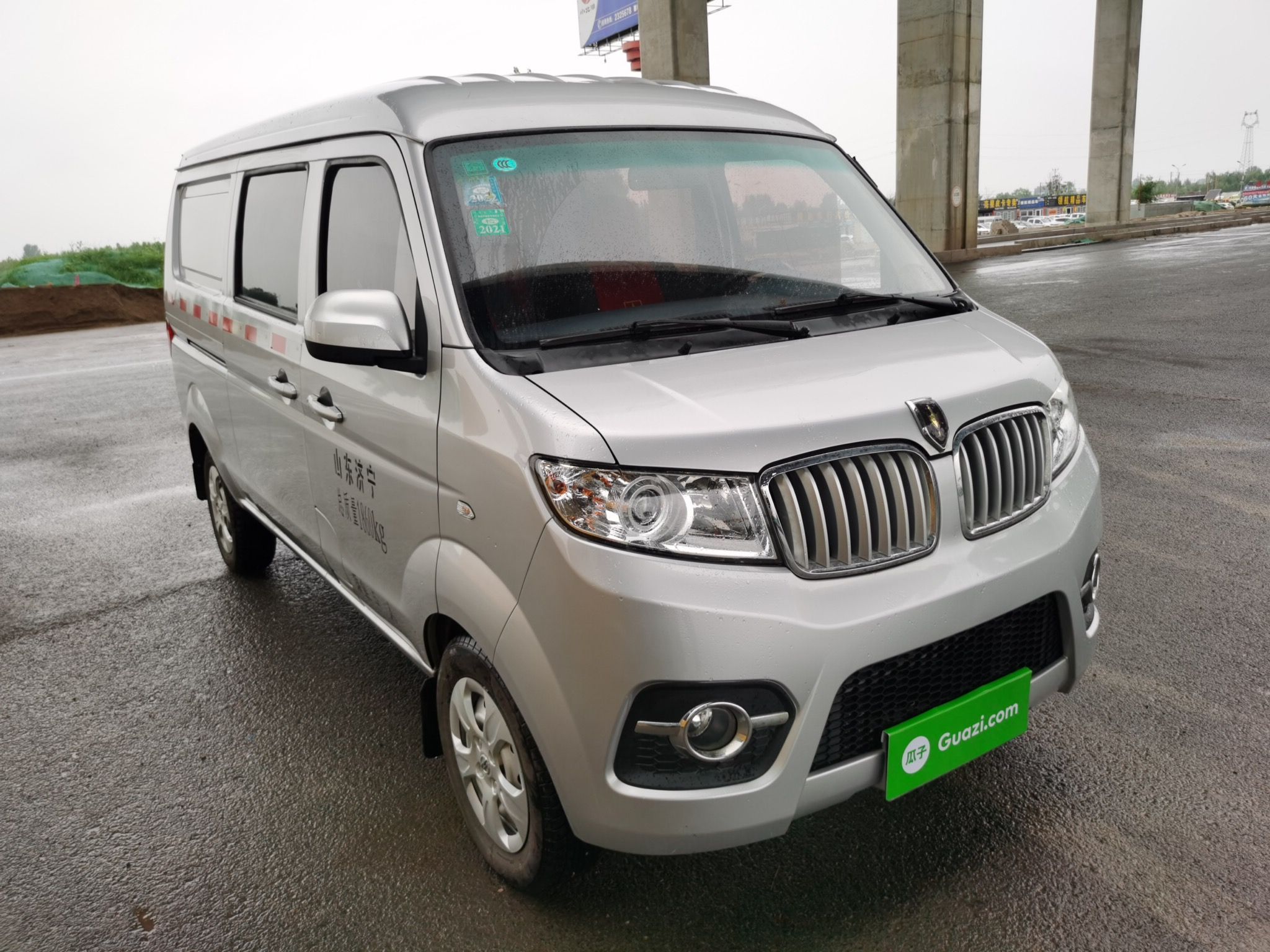 金杯海狮x302018款13l手动5座标准型厢货国Ⅴ