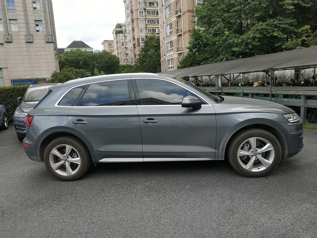 奥迪Q5L 40TFSI 2020款 2.0T 自动 荣享进取型 (国Ⅵ) 