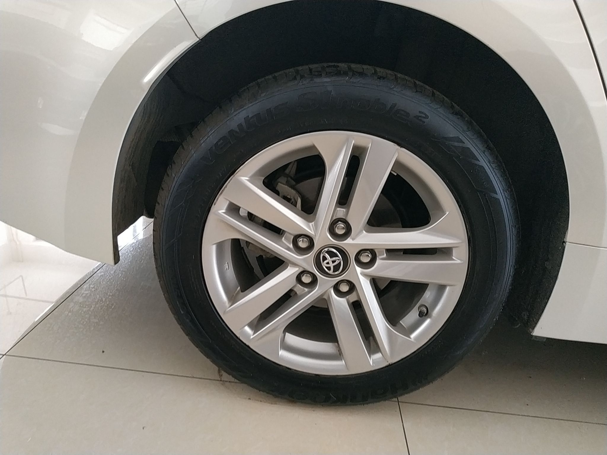 丰田雷凌双擎2021款18l自动豪华版国Ⅵ