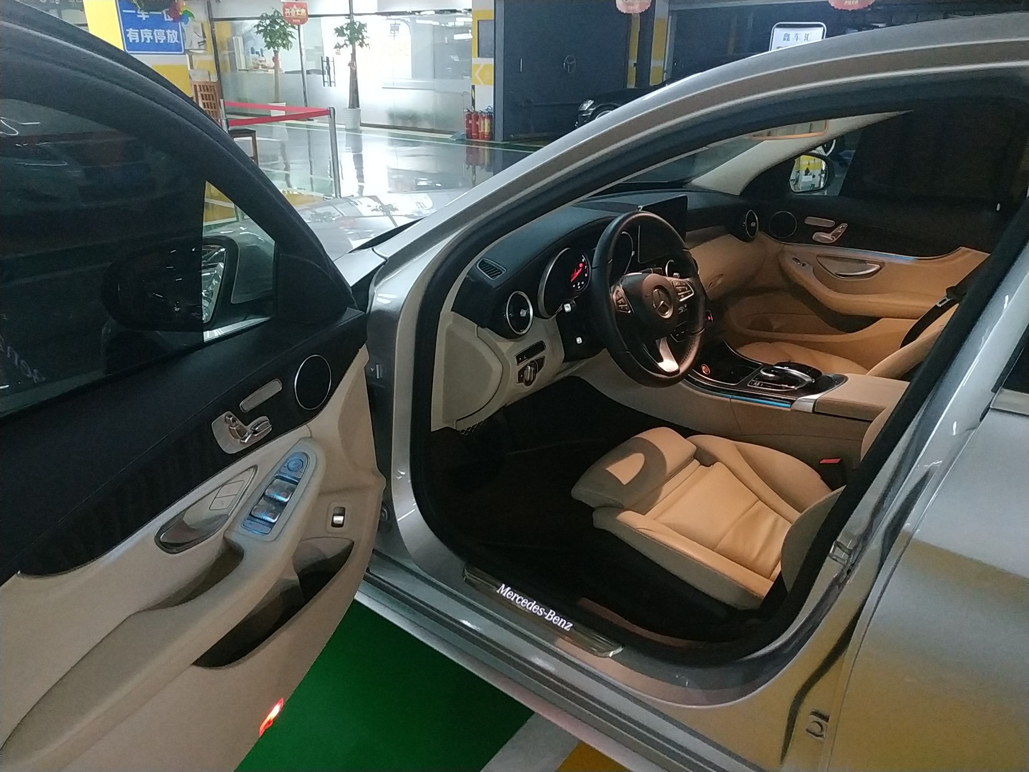 奔驰C级 C300L 2015款 2.0T 自动 运动型 (国Ⅴ) 