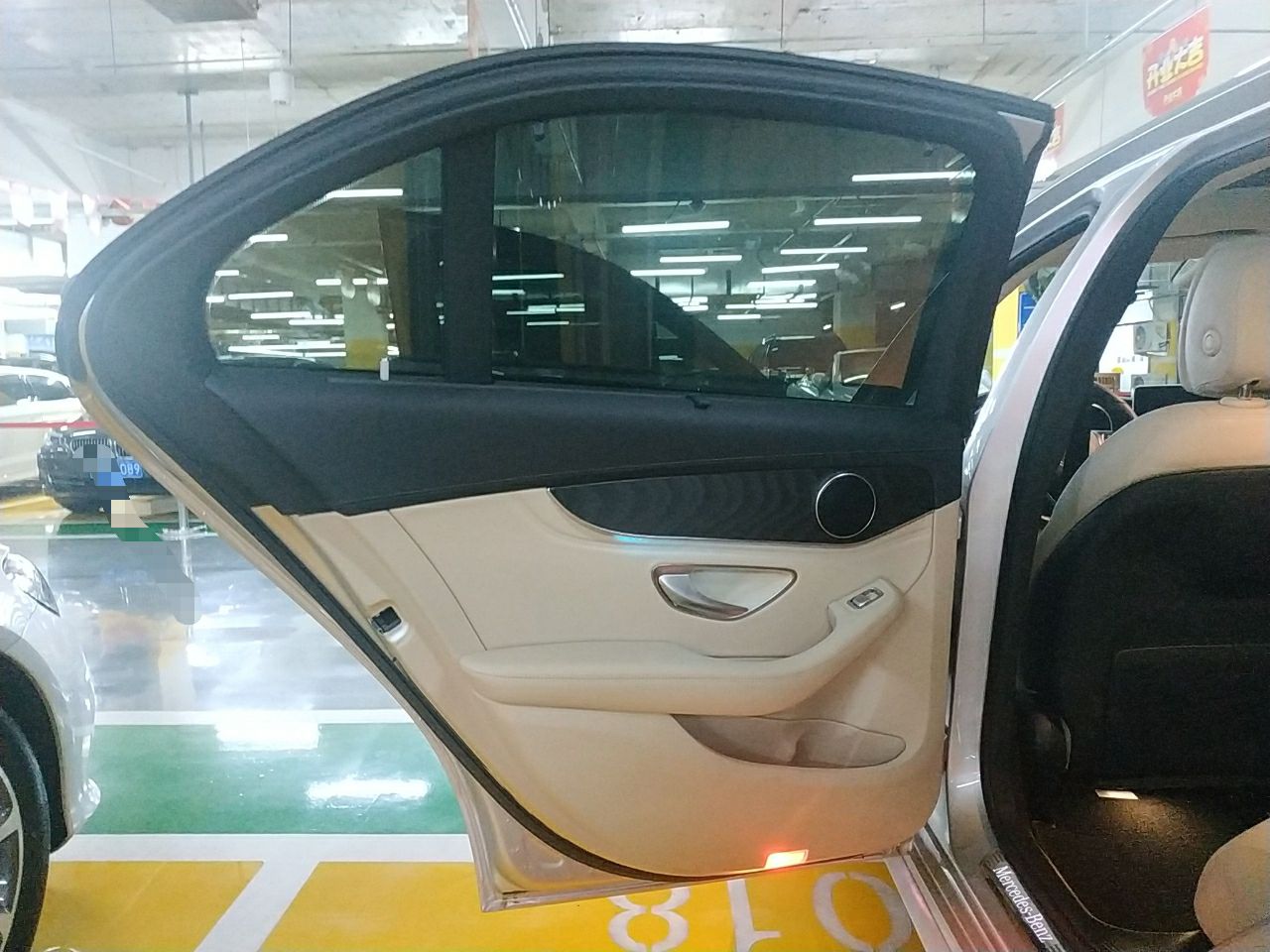 奔驰C级 C300L 2015款 2.0T 自动 运动型 (国Ⅴ) 