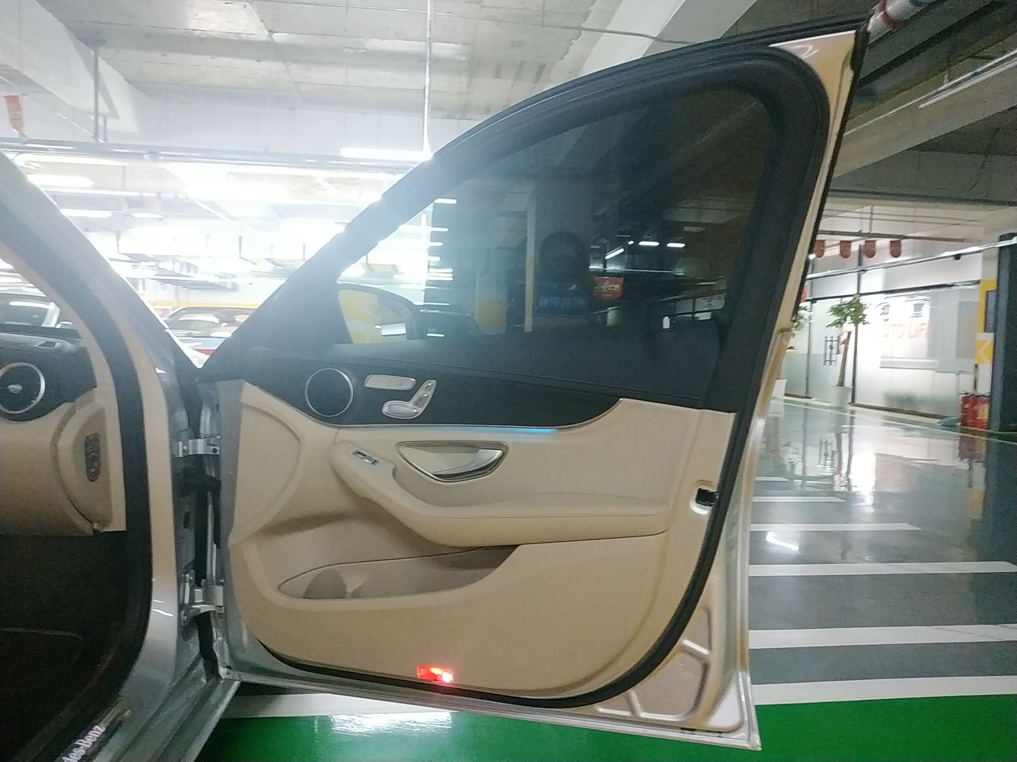 奔驰C级 C300L 2015款 2.0T 自动 运动型 (国Ⅴ) 