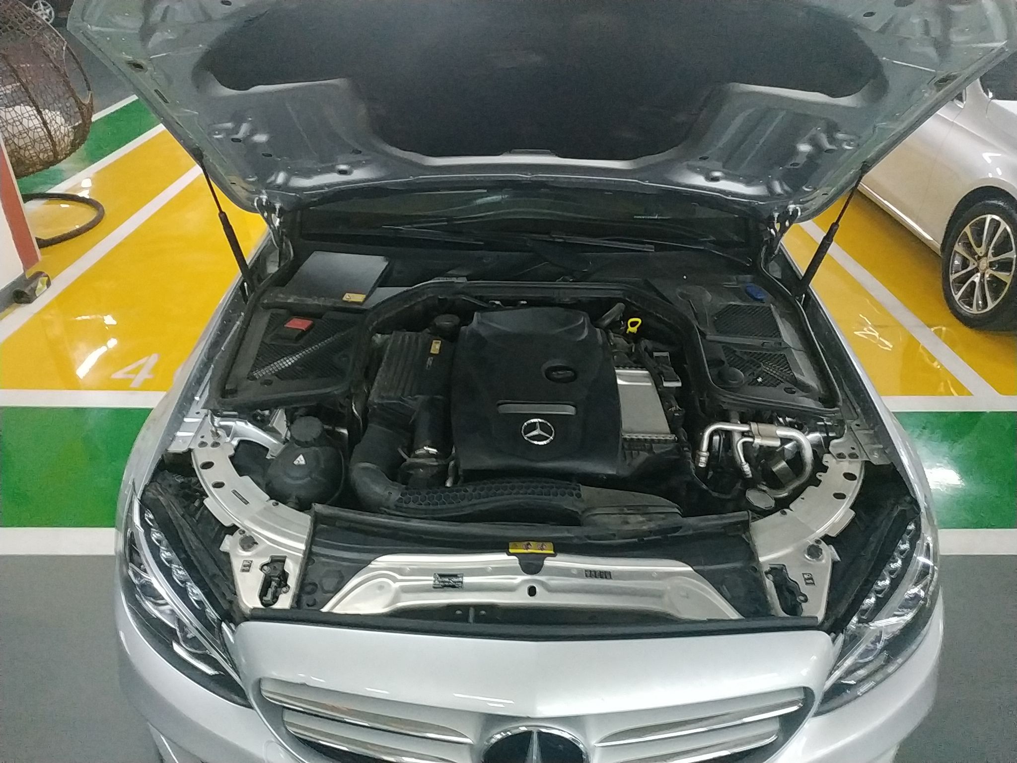 奔驰C级 C300L 2015款 2.0T 自动 运动型 (国Ⅴ) 