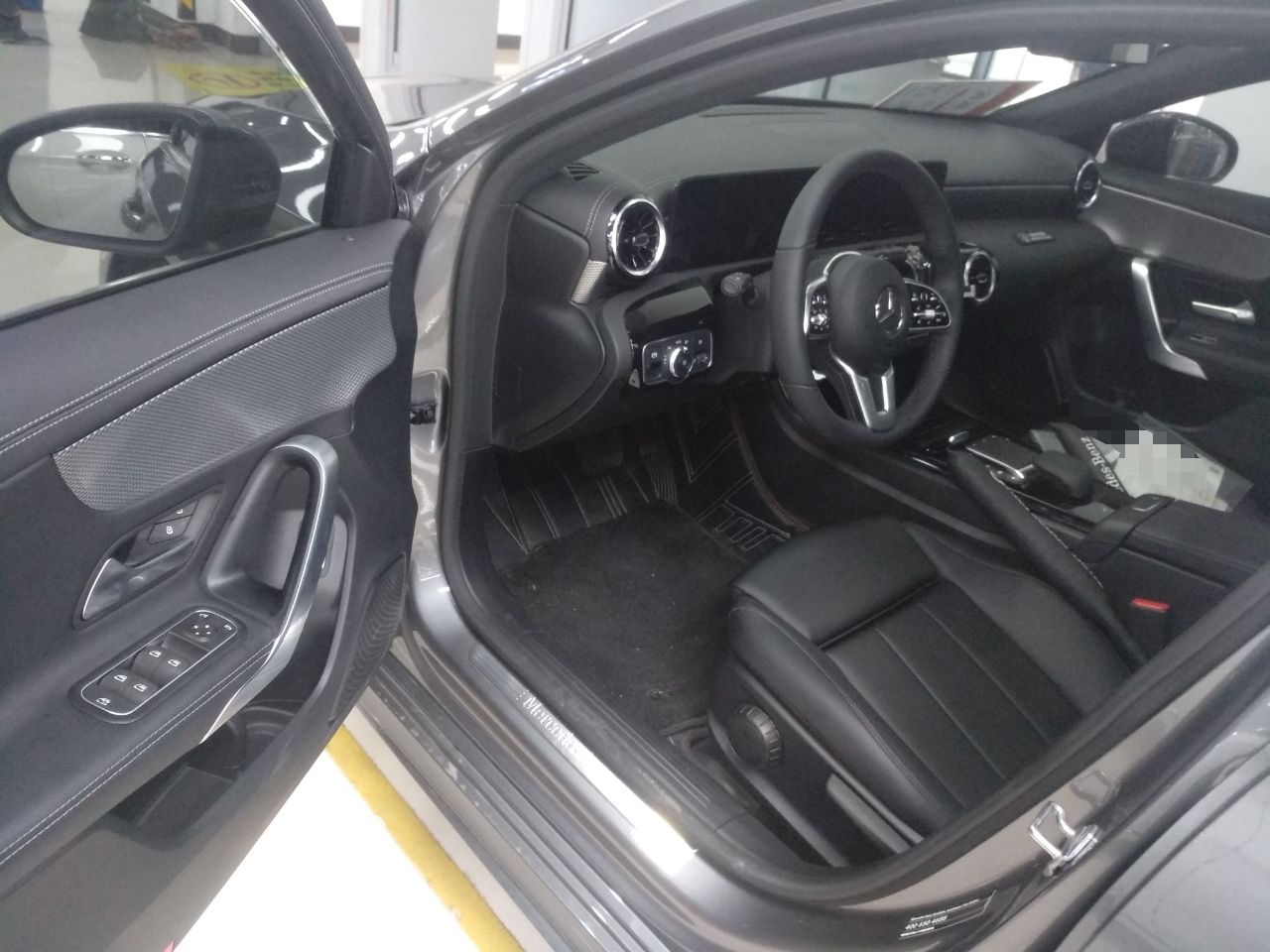 奔驰A级 A180L 2020款 1.3T 自动 改款2运动轿车 (国Ⅵ) 