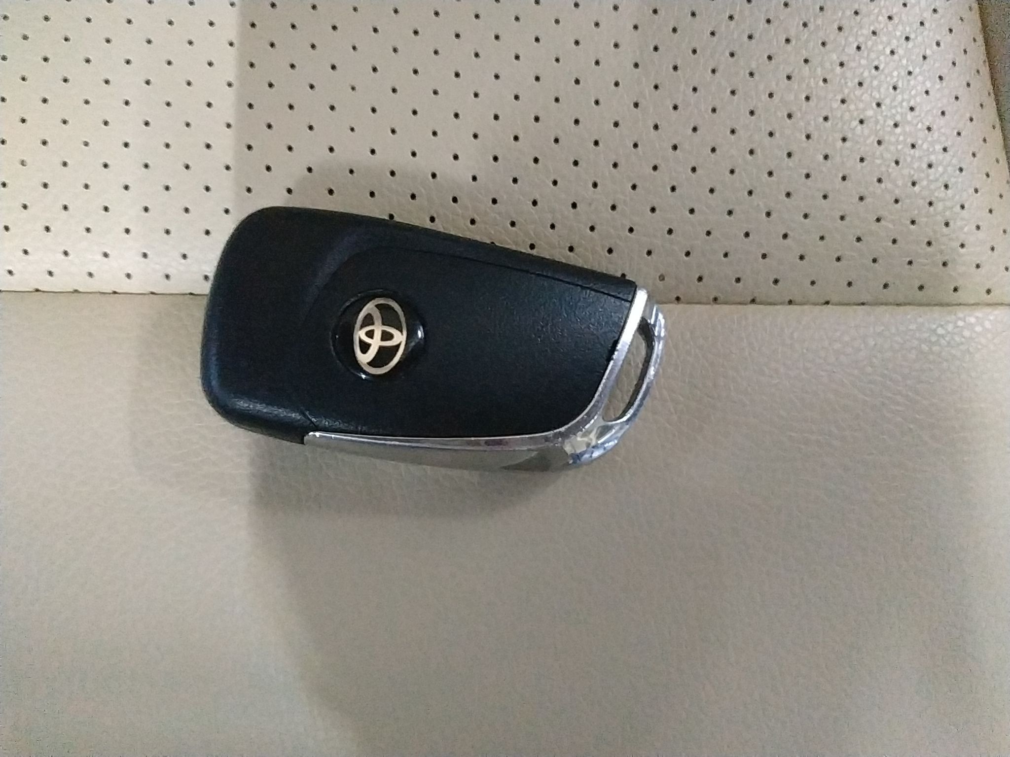 丰田凯美瑞2015款20l自动精英版国Ⅳ