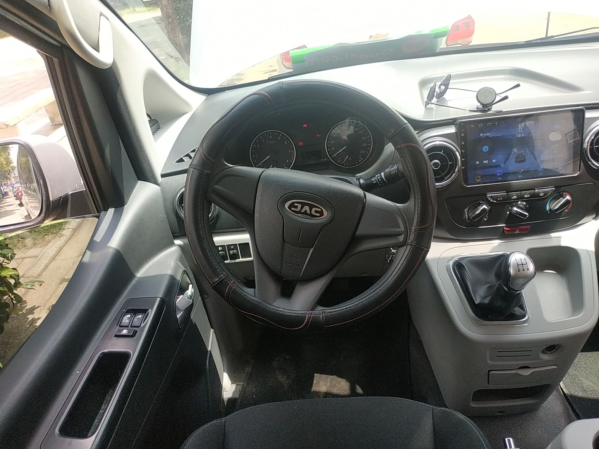 江淮瑞风m32019款18l手动plus宜家版豪华型国Ⅵ