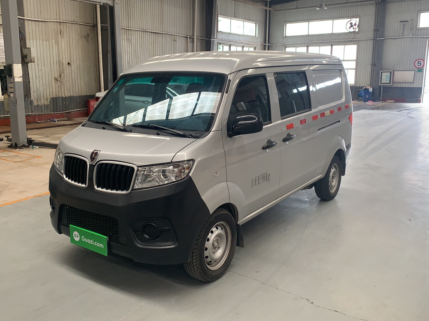 金杯海狮x302020款15l手动5座超享型国Ⅵ