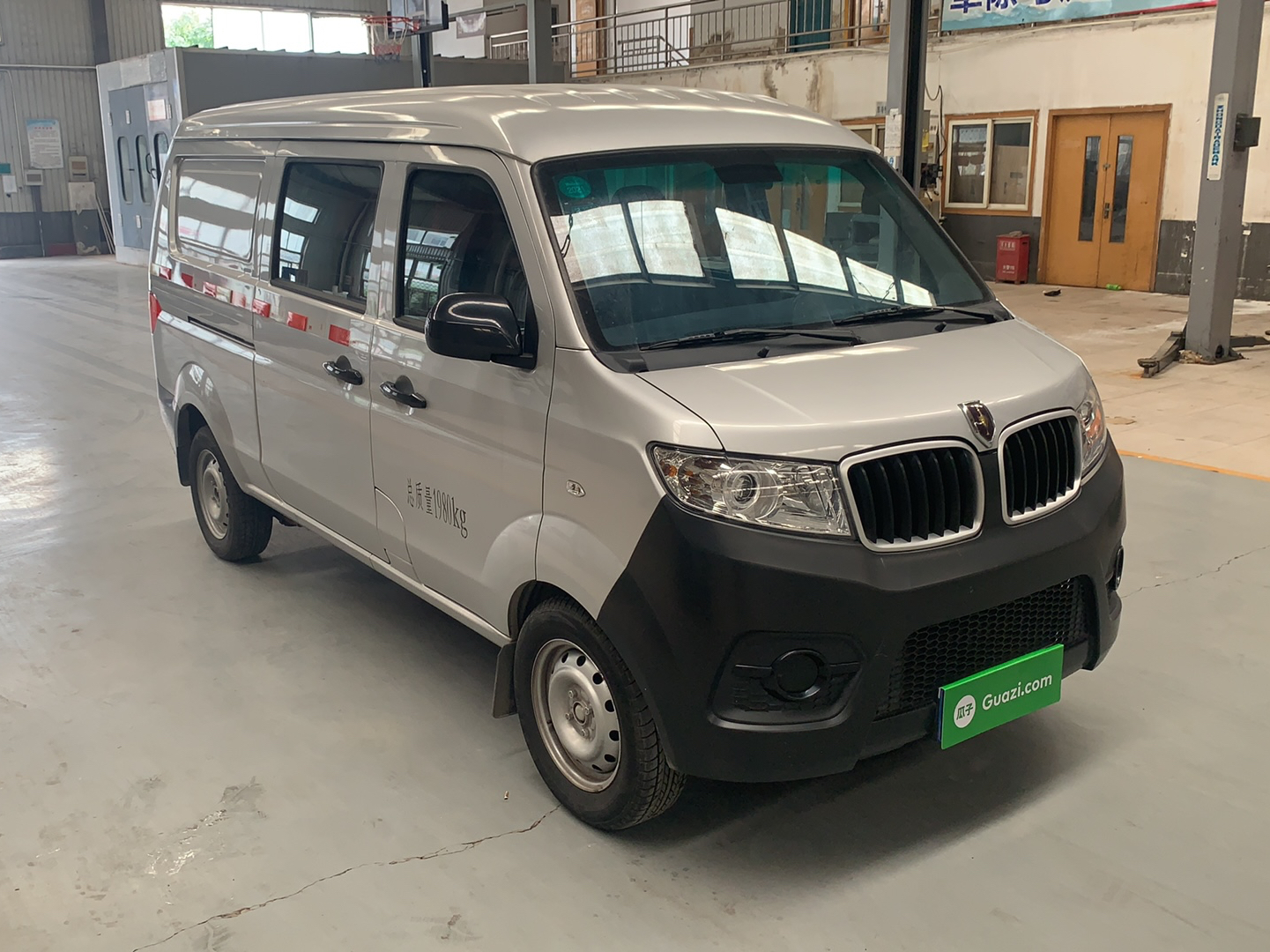 金杯海狮x302020款15l手动5座超享型国Ⅵ