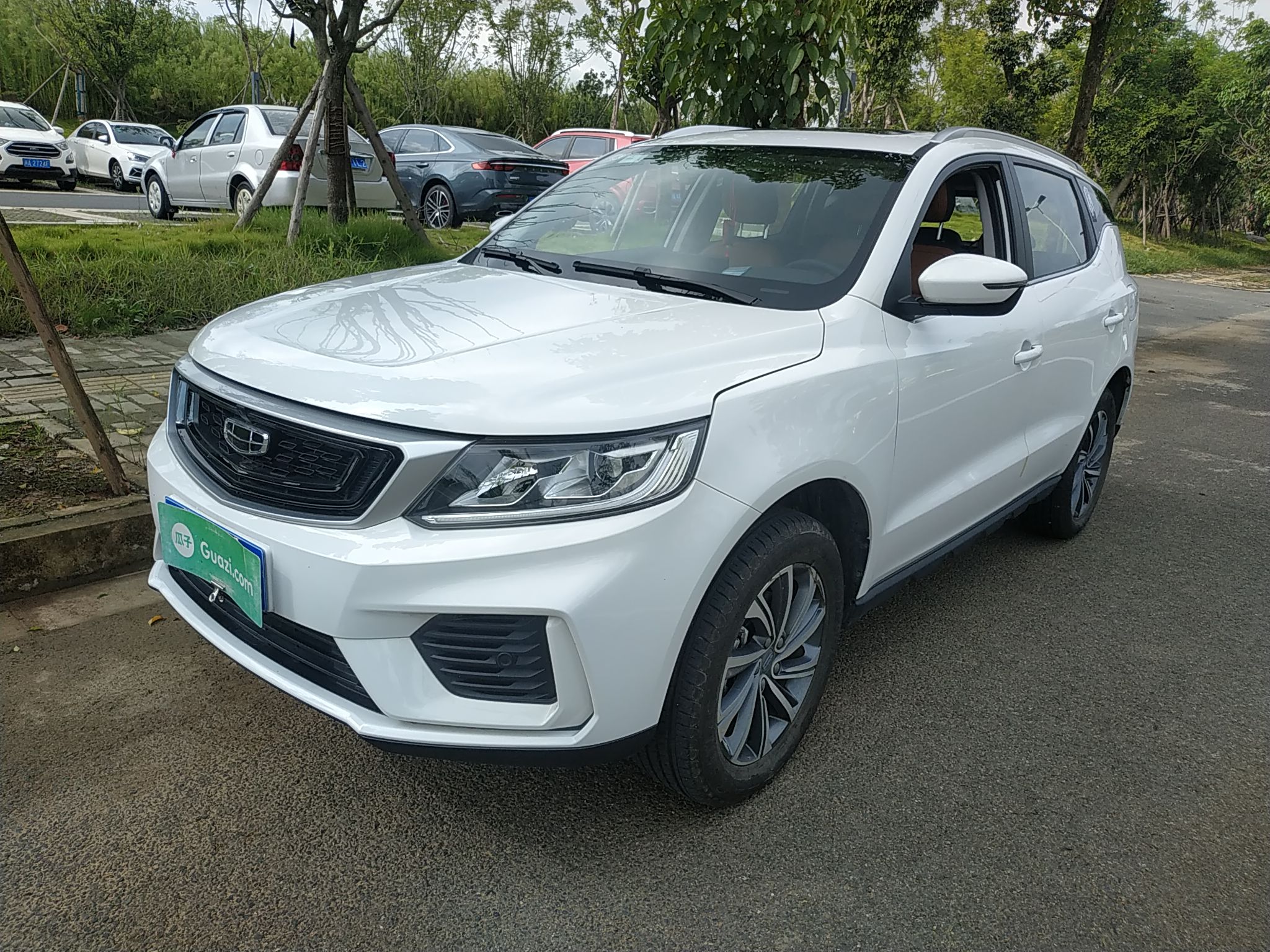 吉利远景x62020款14t自动尊贵型国Ⅵ