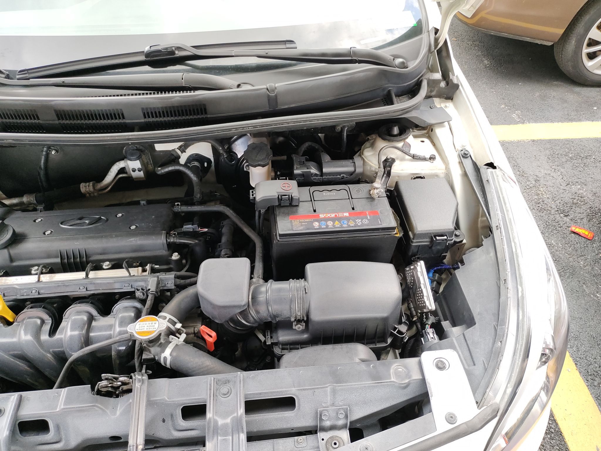 现代瑞纳 2014款 1.6L 自动 4门5座三厢车 领先型GLX (国Ⅳ) 