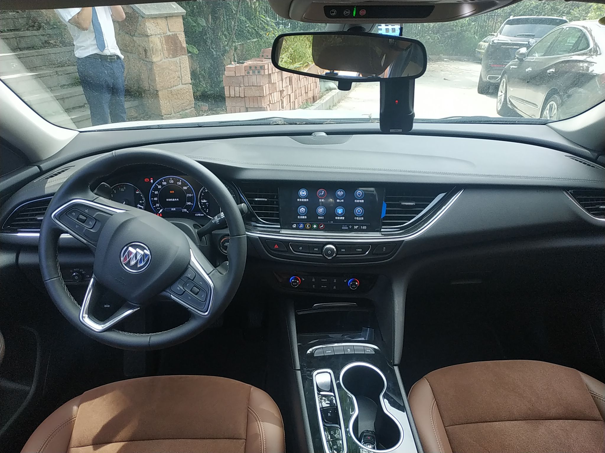 别克君威2020款15t自动552t豪华型国Ⅵ