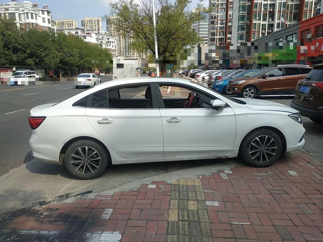荣威i52020款15l自动4g互联领豪旗舰版国Ⅵ