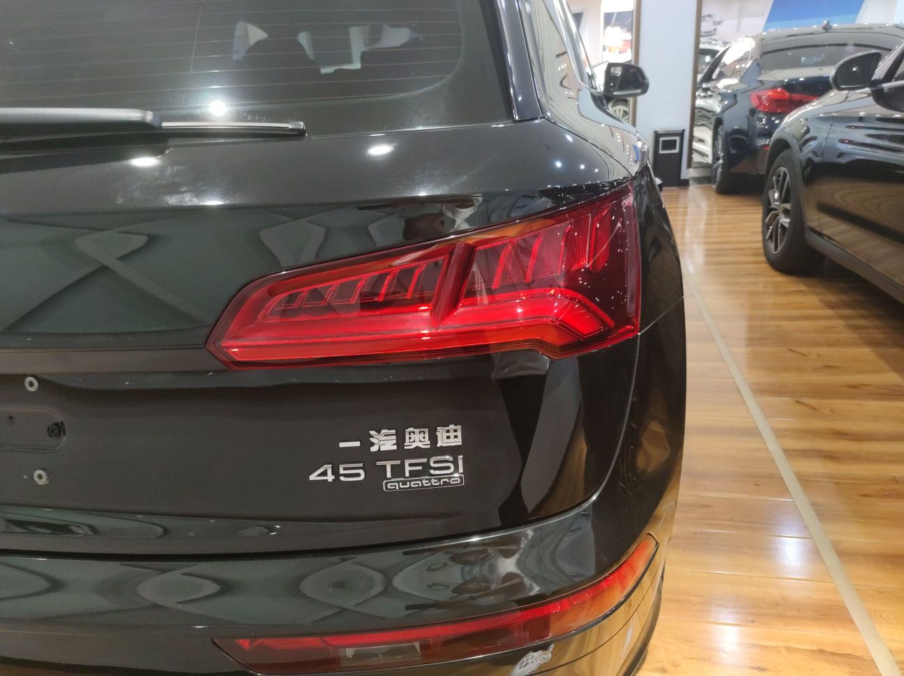 奥迪Q5L 45TFSI 2018款 2.0T 自动 尊享时尚型 (国Ⅵ) 