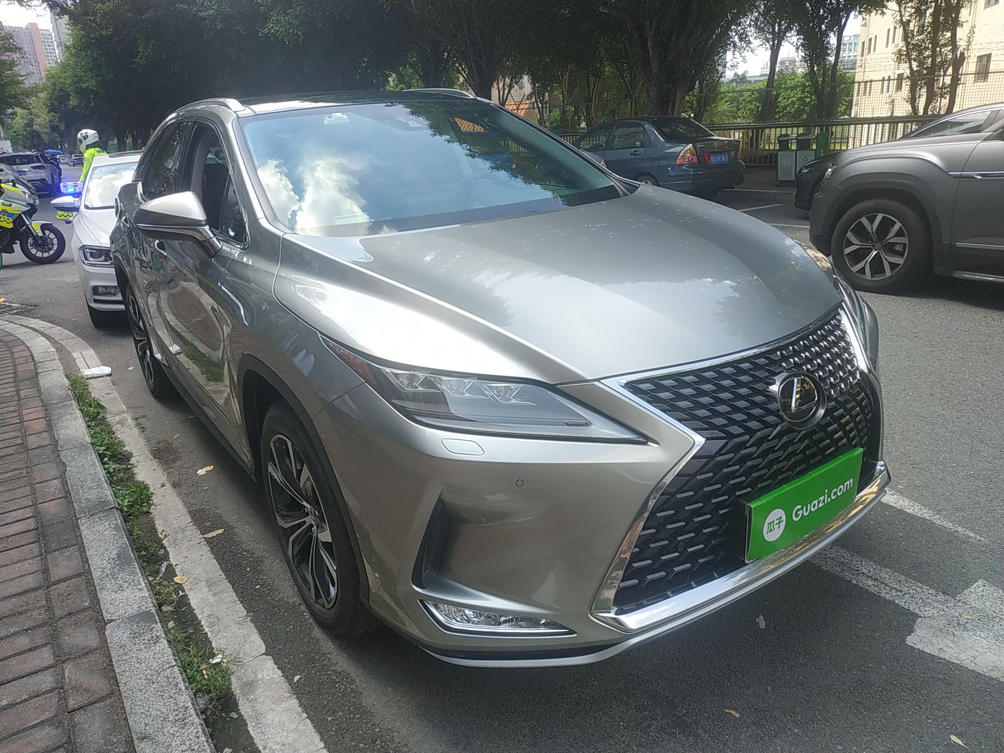 2020雷克薩斯rx300(2020雷克薩斯rx300需要裝擋泥板嗎)