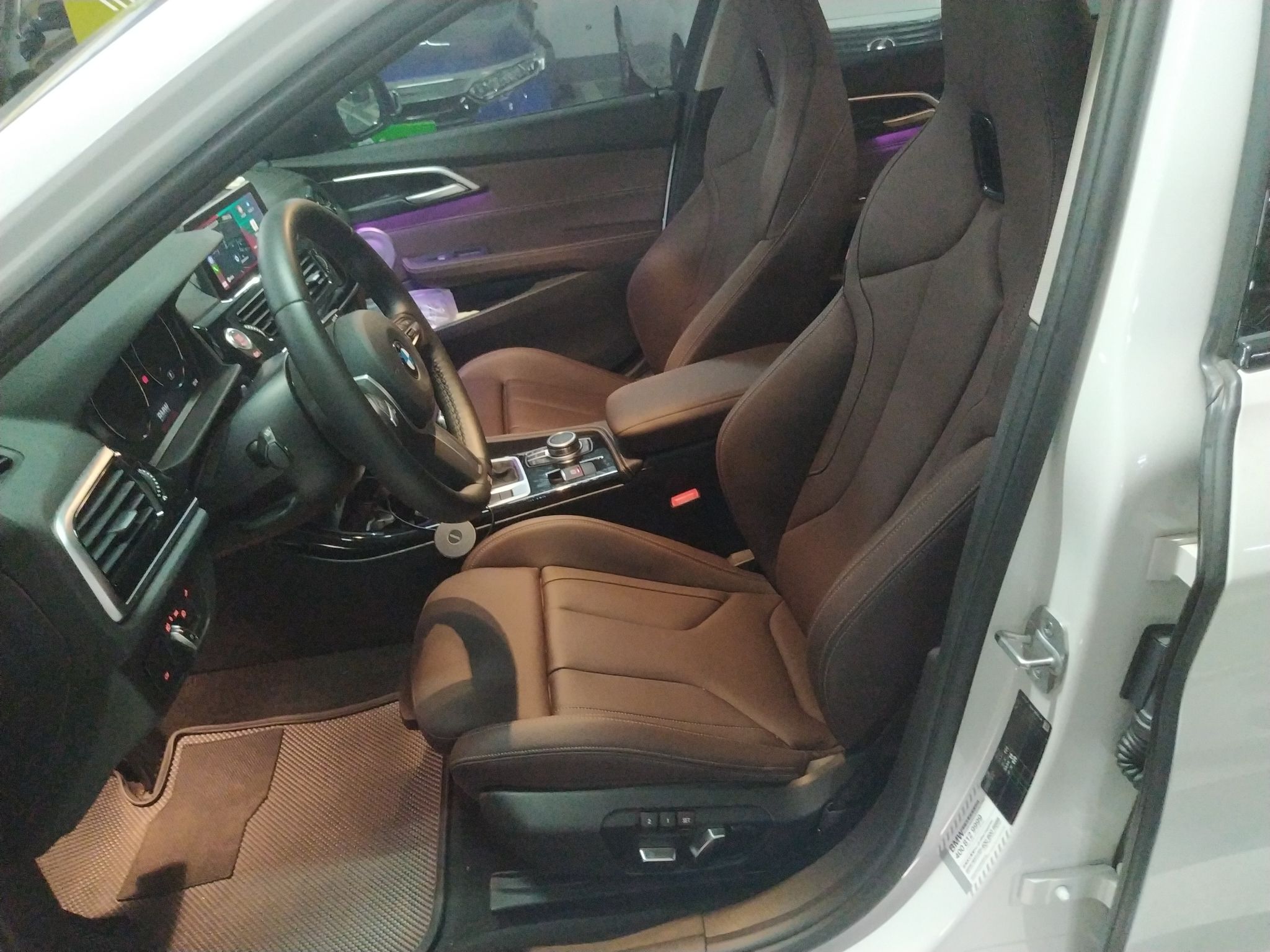 宝马1系125i2021款20t自动m运动曜夜版国Ⅵ