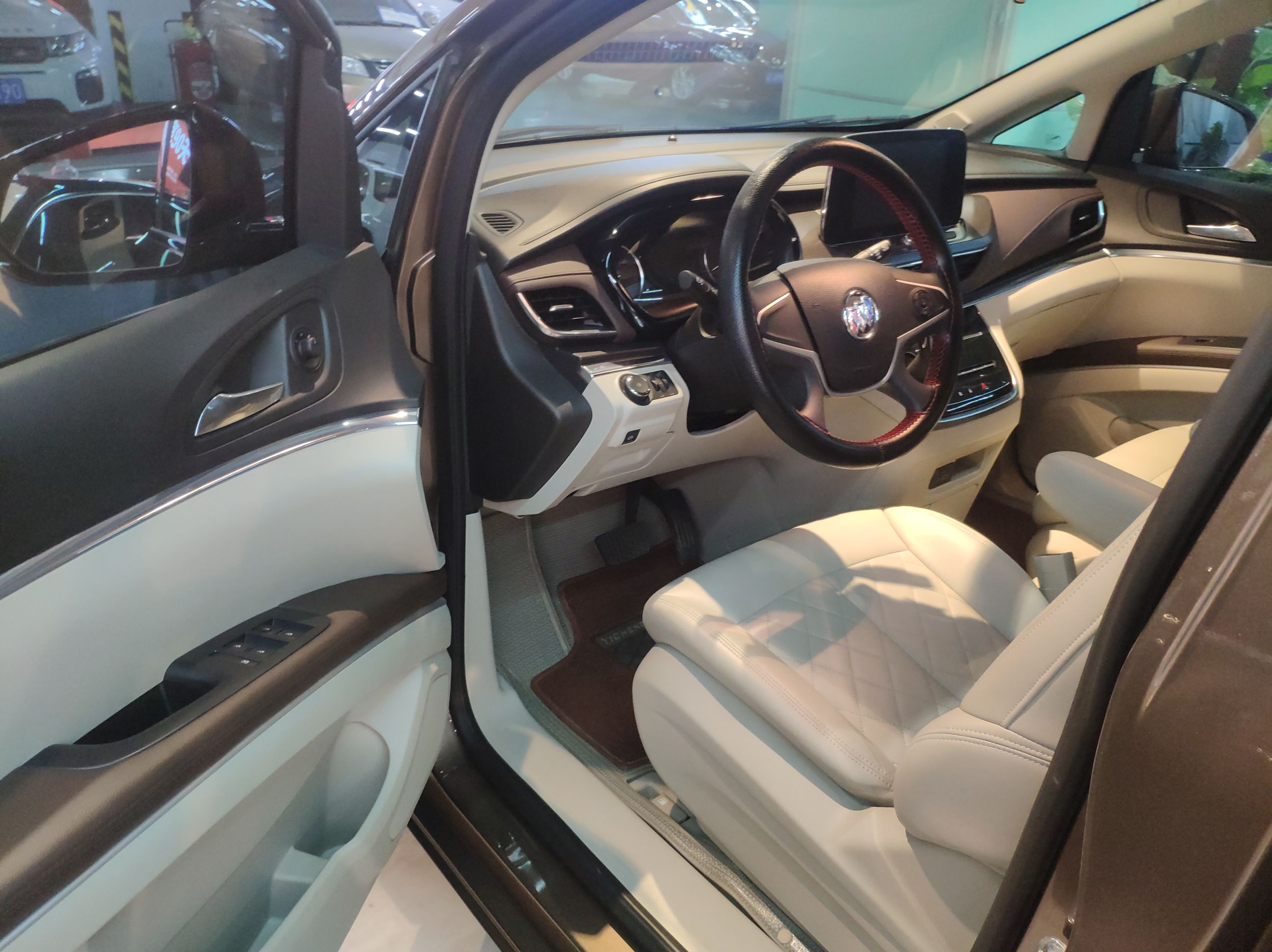 别克gl82020款20t自动7座652t舒适型国Ⅵ