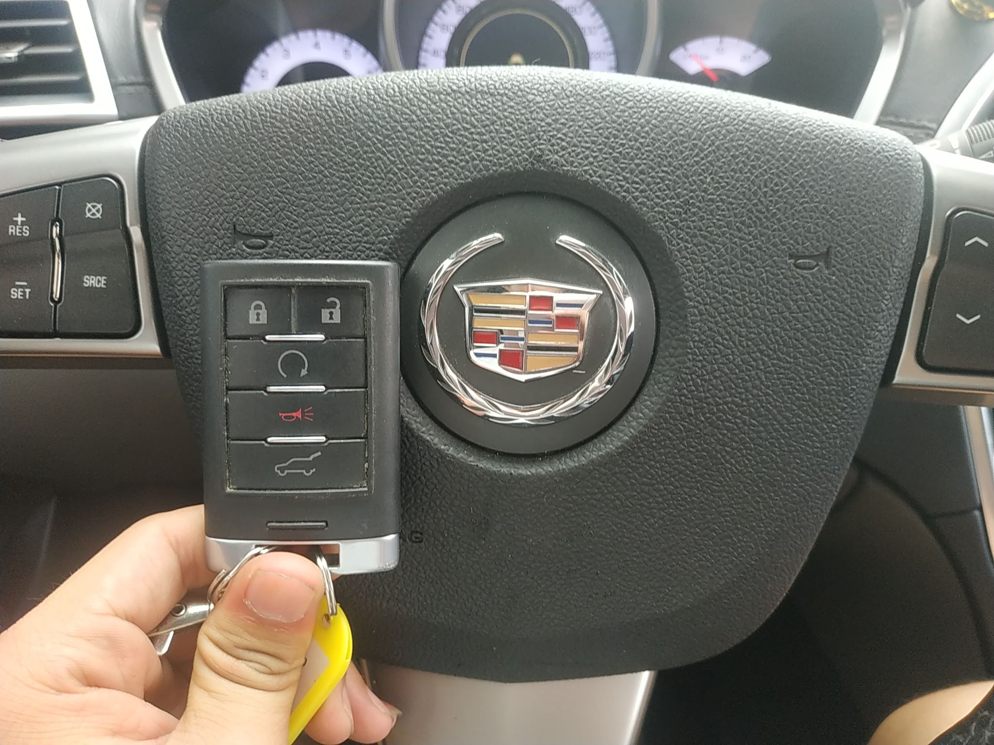 凯迪拉克SRX 2011款 3.0L 旗舰型(进口)