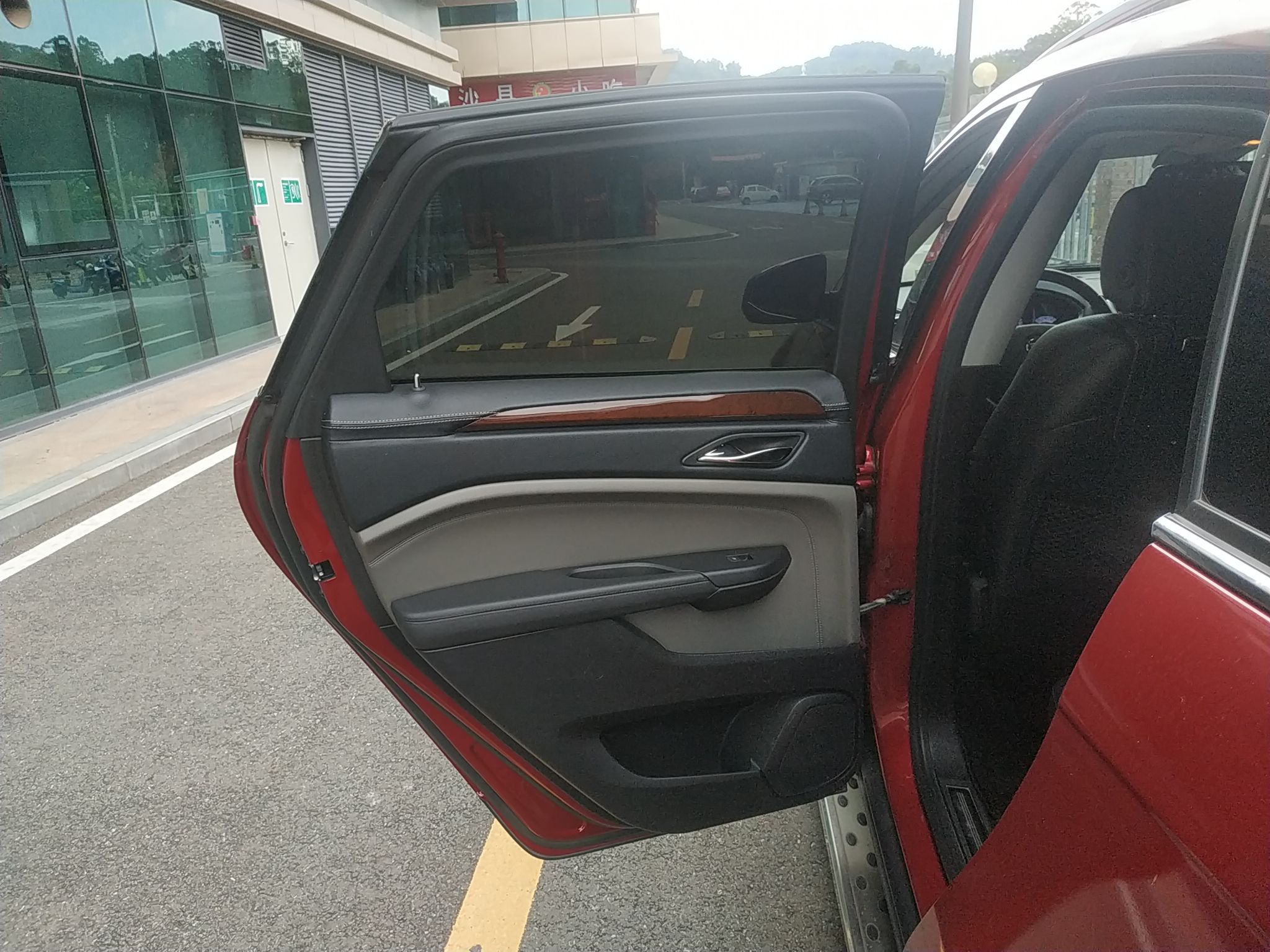 凯迪拉克SRX 2011款 3.0L 旗舰型(进口)