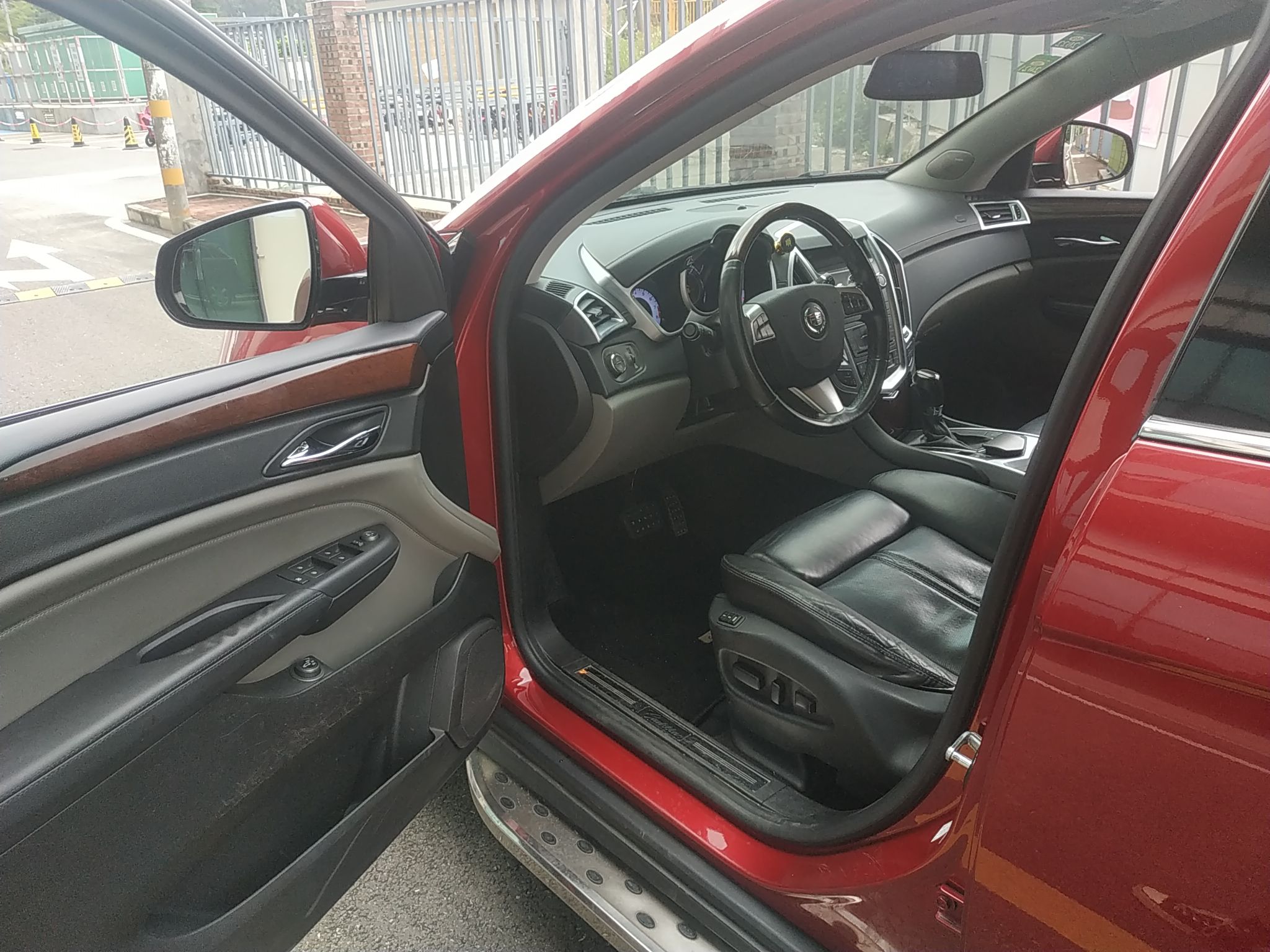 凯迪拉克SRX 2011款 3.0L 旗舰型(进口)