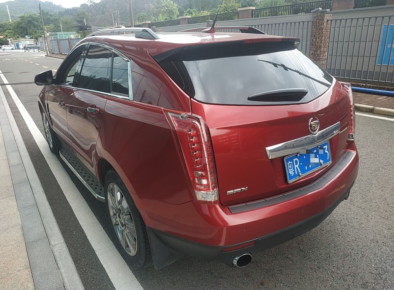 凯迪拉克SRX 2011款 3.0L 旗舰型(进口)
