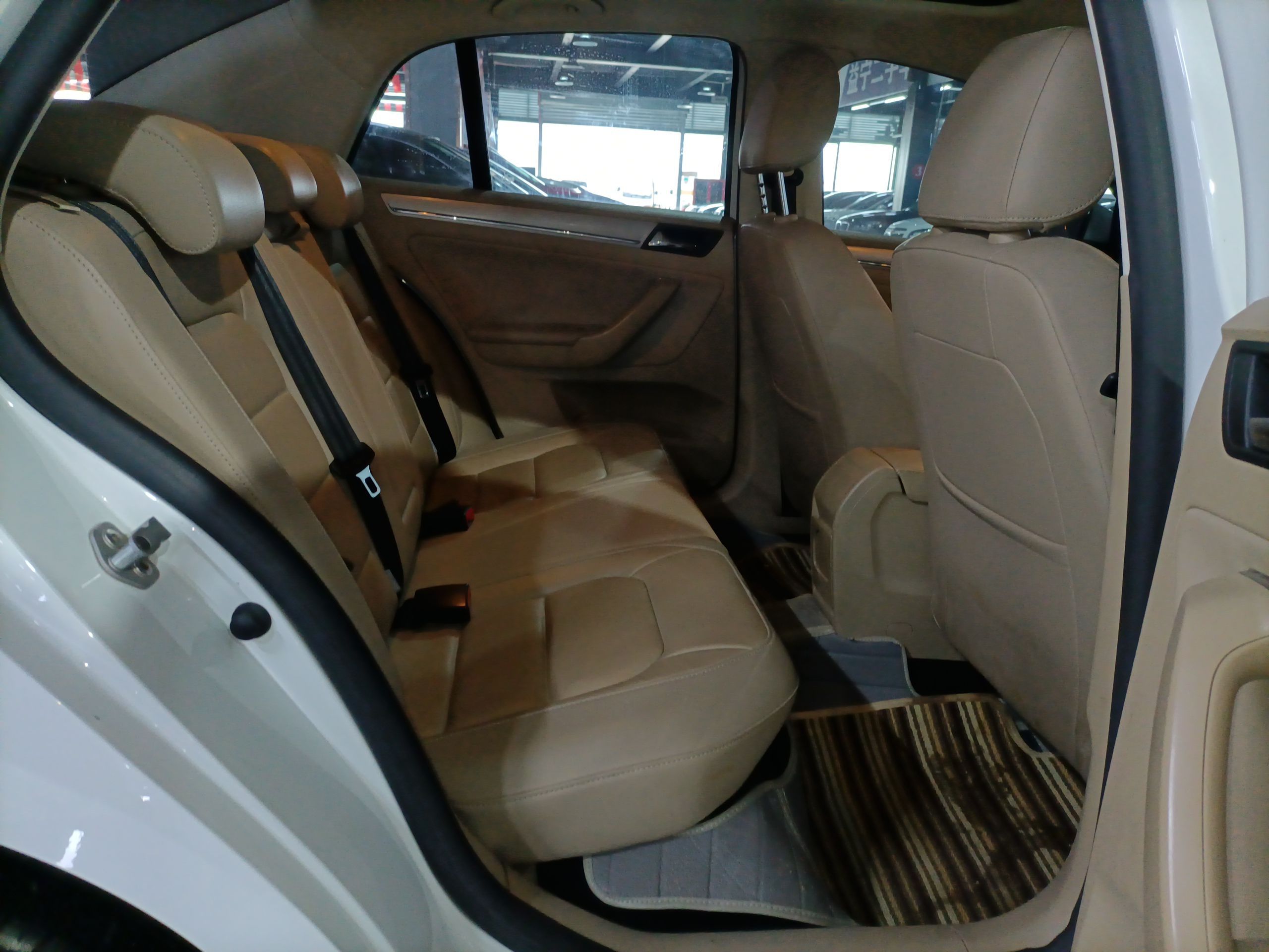 大众宝来 2014款 1.6L 自动 4门5座三厢车 舒适型 (国Ⅳ) 