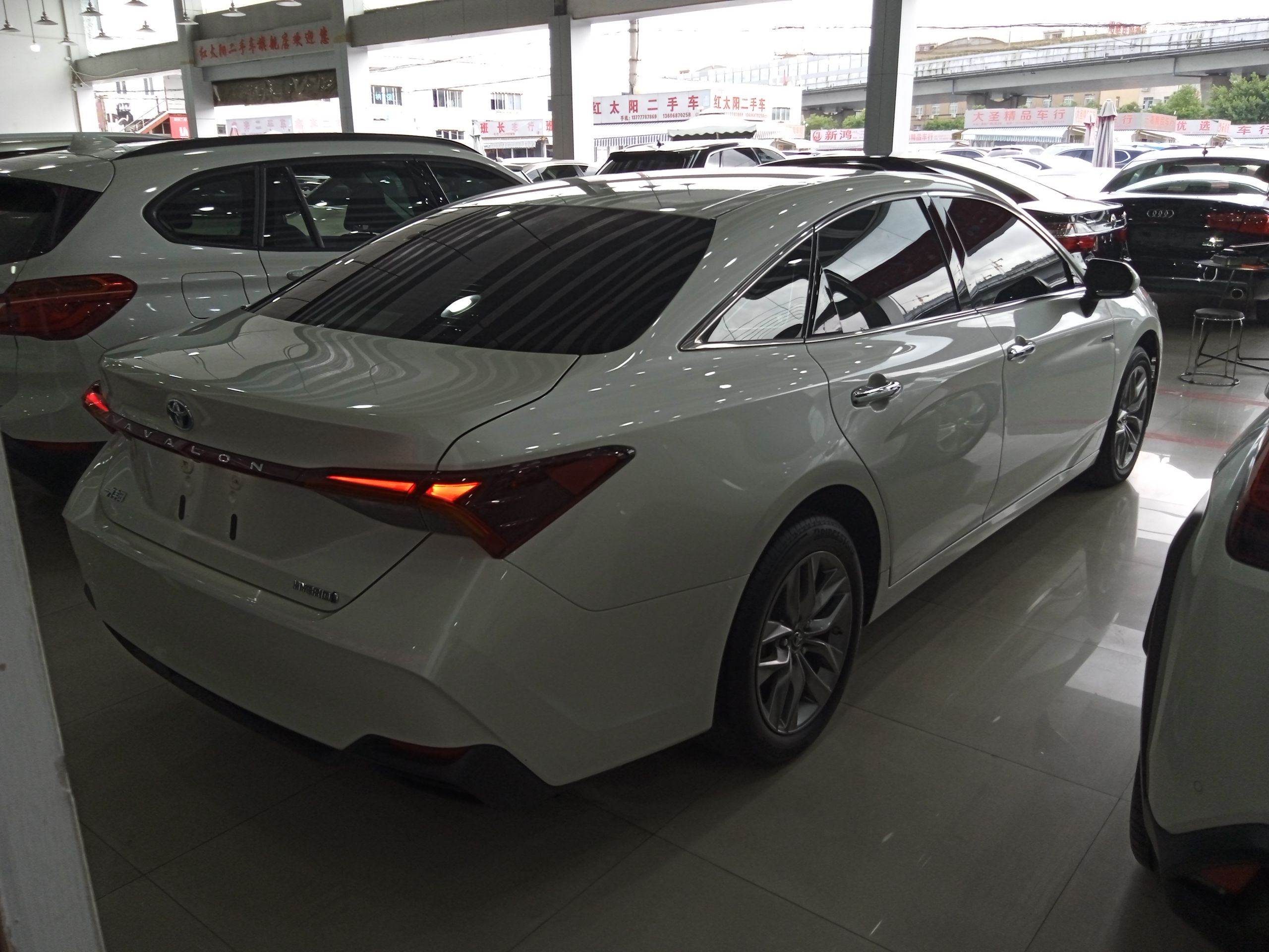 丰田亚洲龙双擎2019款25l自动豪华版国Ⅵ