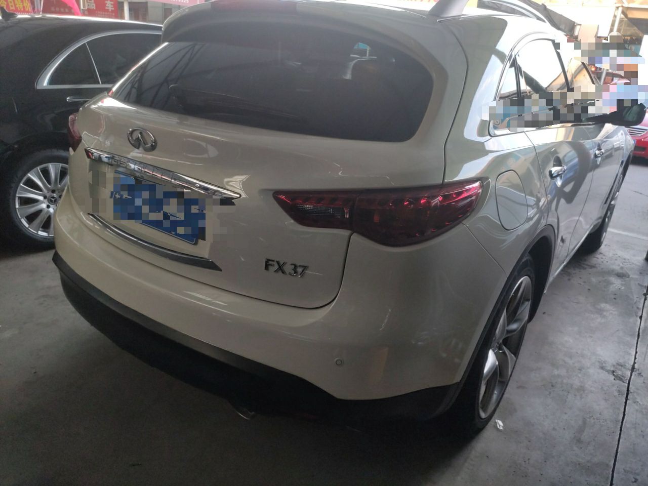 英菲尼迪FX 37 [进口] 2013款 3.7L 自动 四驱 五周年限量版 