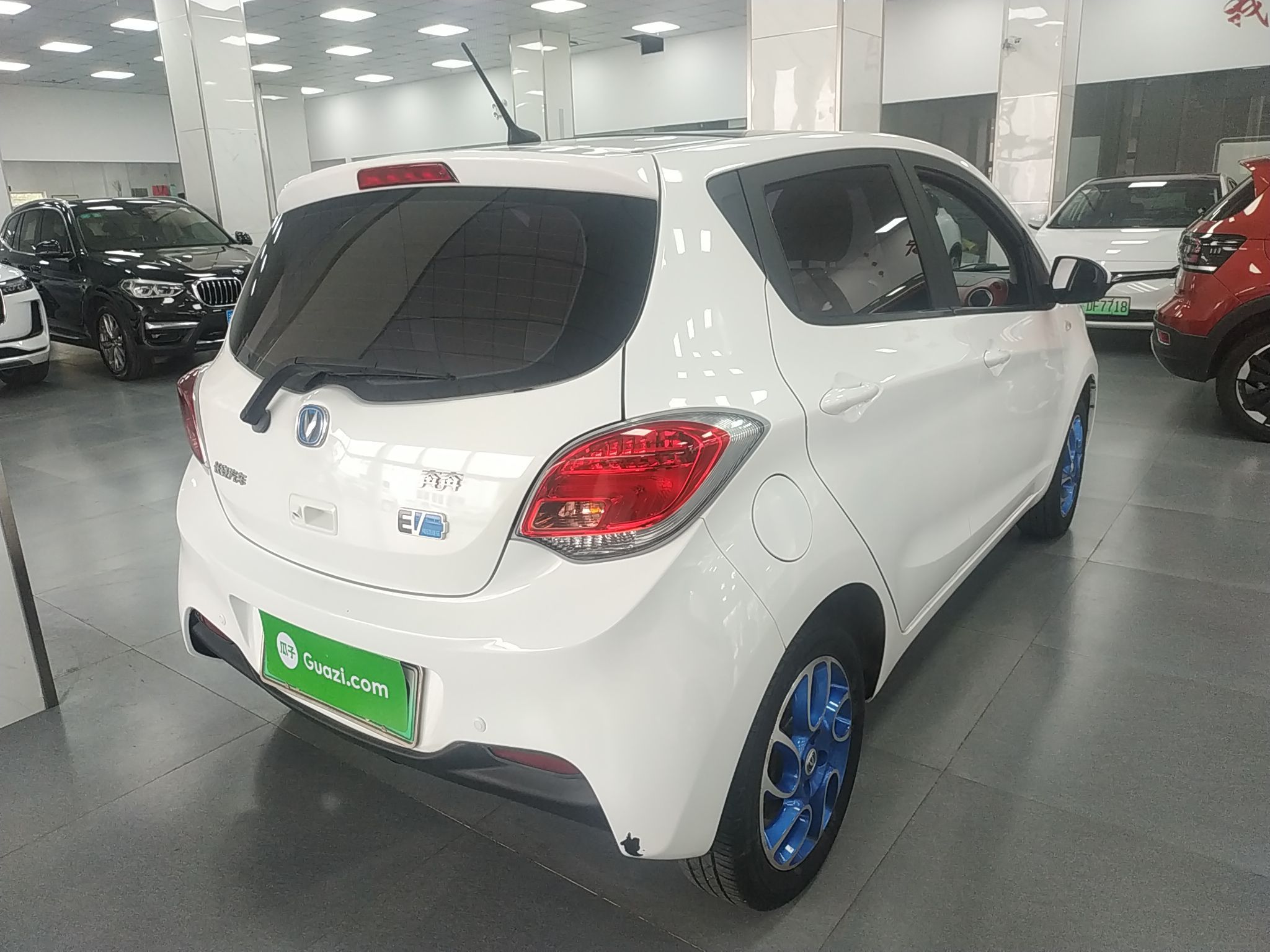 长安奔奔ev2018款自动豪华型260公里续航里程纯电动