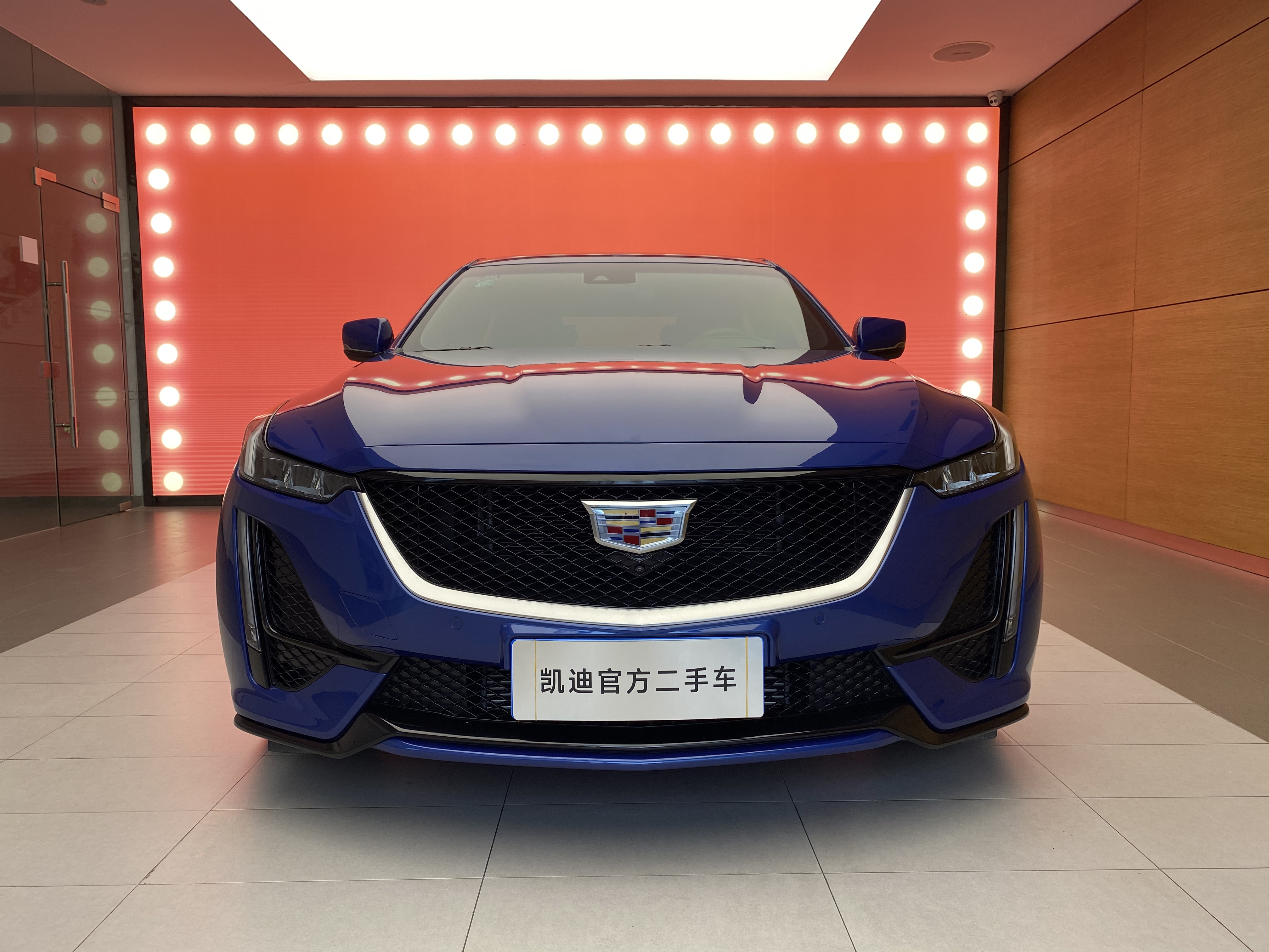 凯迪拉克ct52020款20t自动铂金运动版国Ⅵ