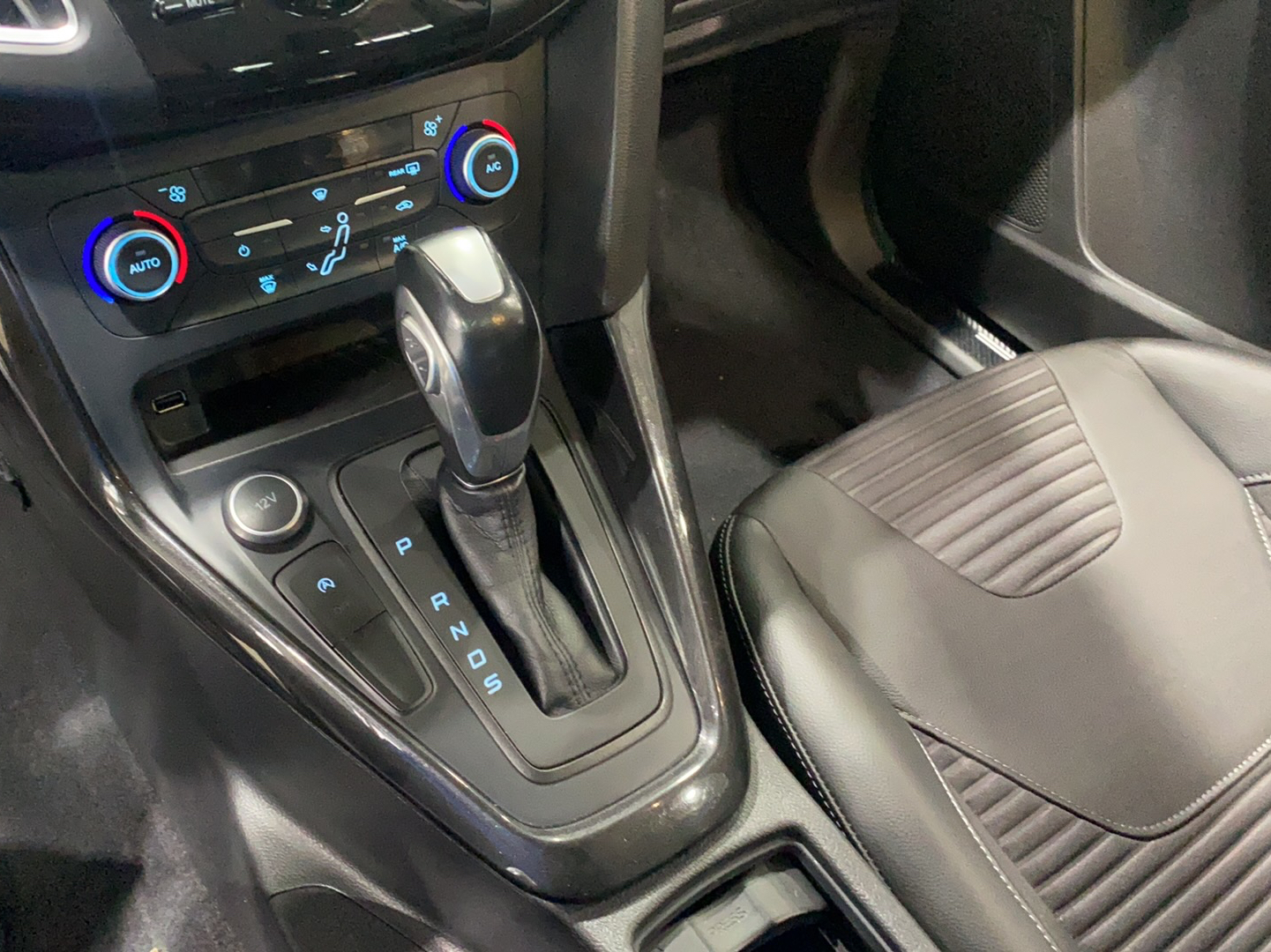 福特福克斯 2018款 1.0T 自动 5门5座两厢车 EcoBoost 125超能风尚型智行版 (国Ⅴ) 