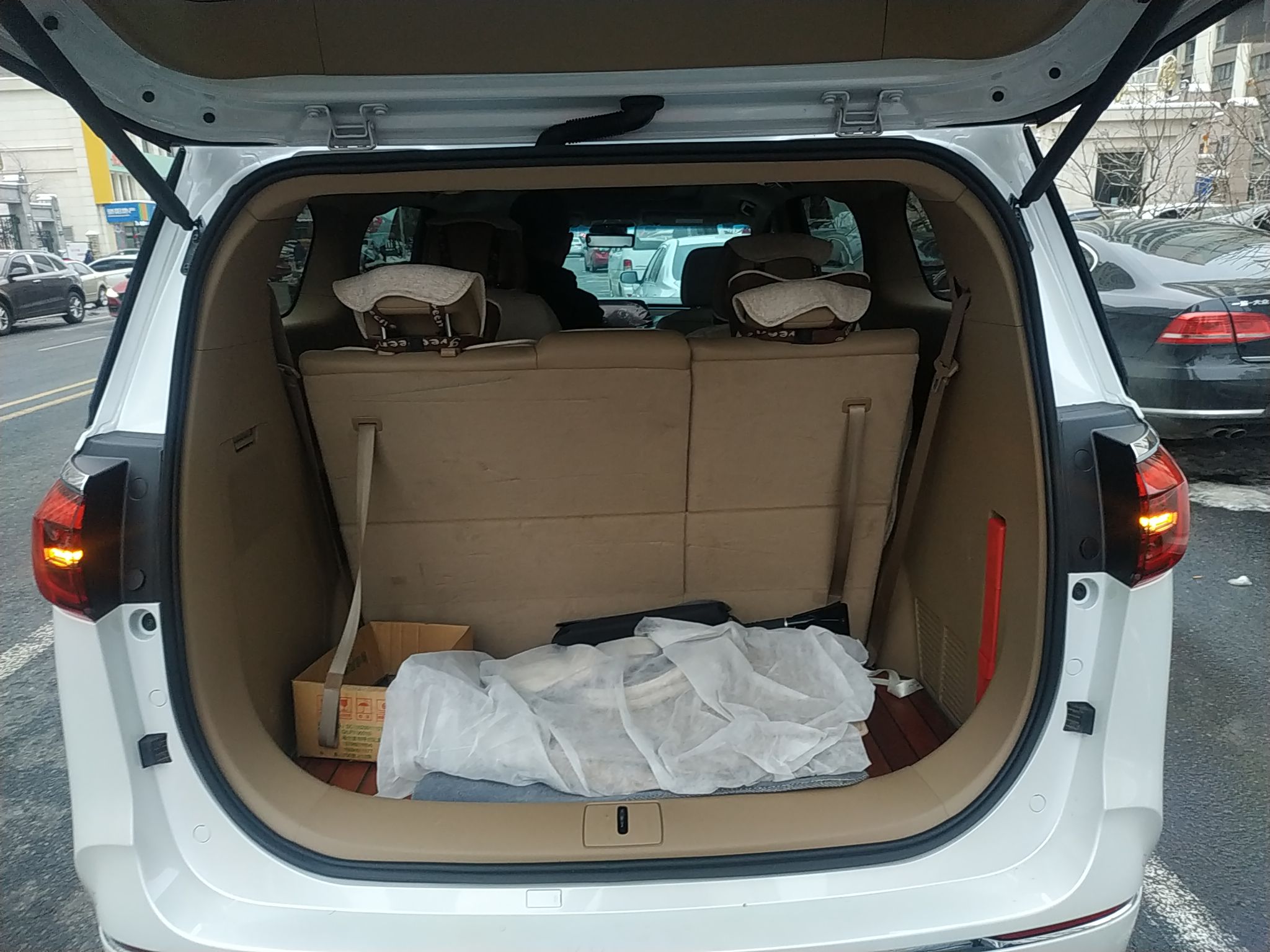 别克gl82020款20t自动7座653t尊享型国Ⅵ