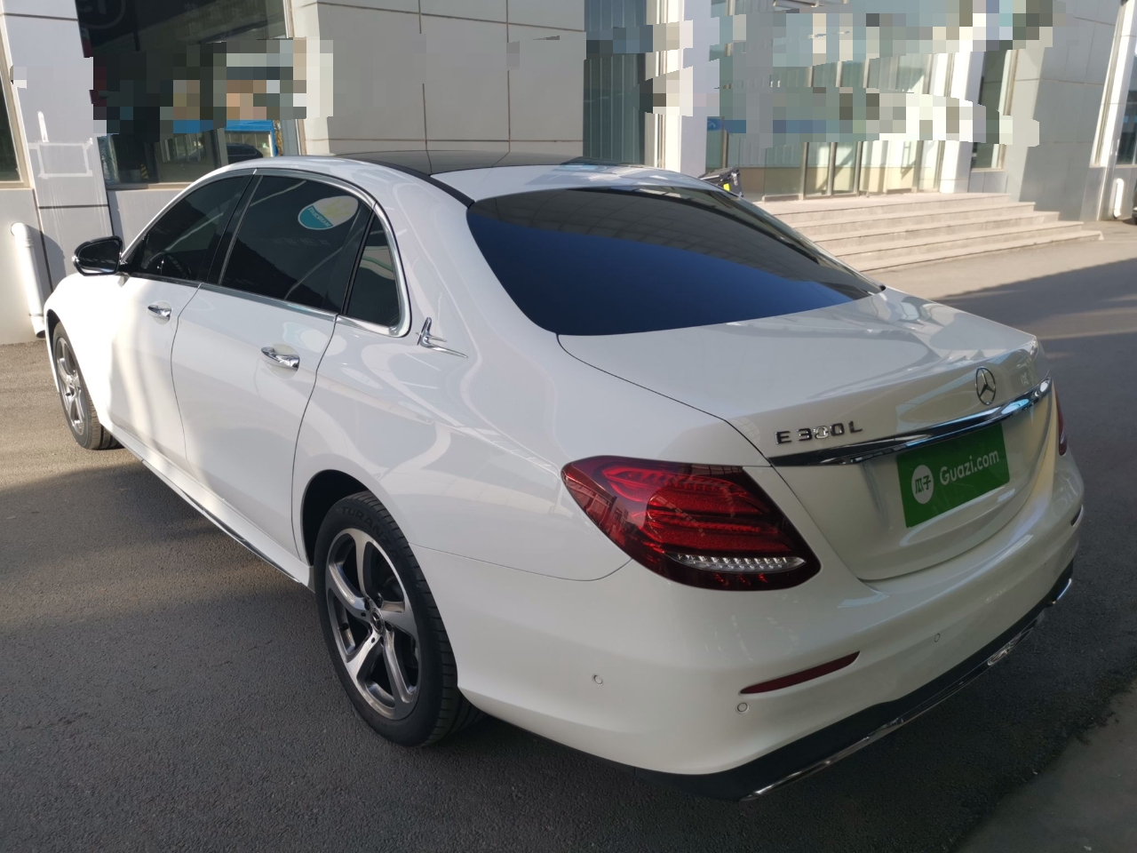 奔驰e级e300l2017款20t自动汽油运动豪华型国Ⅴ