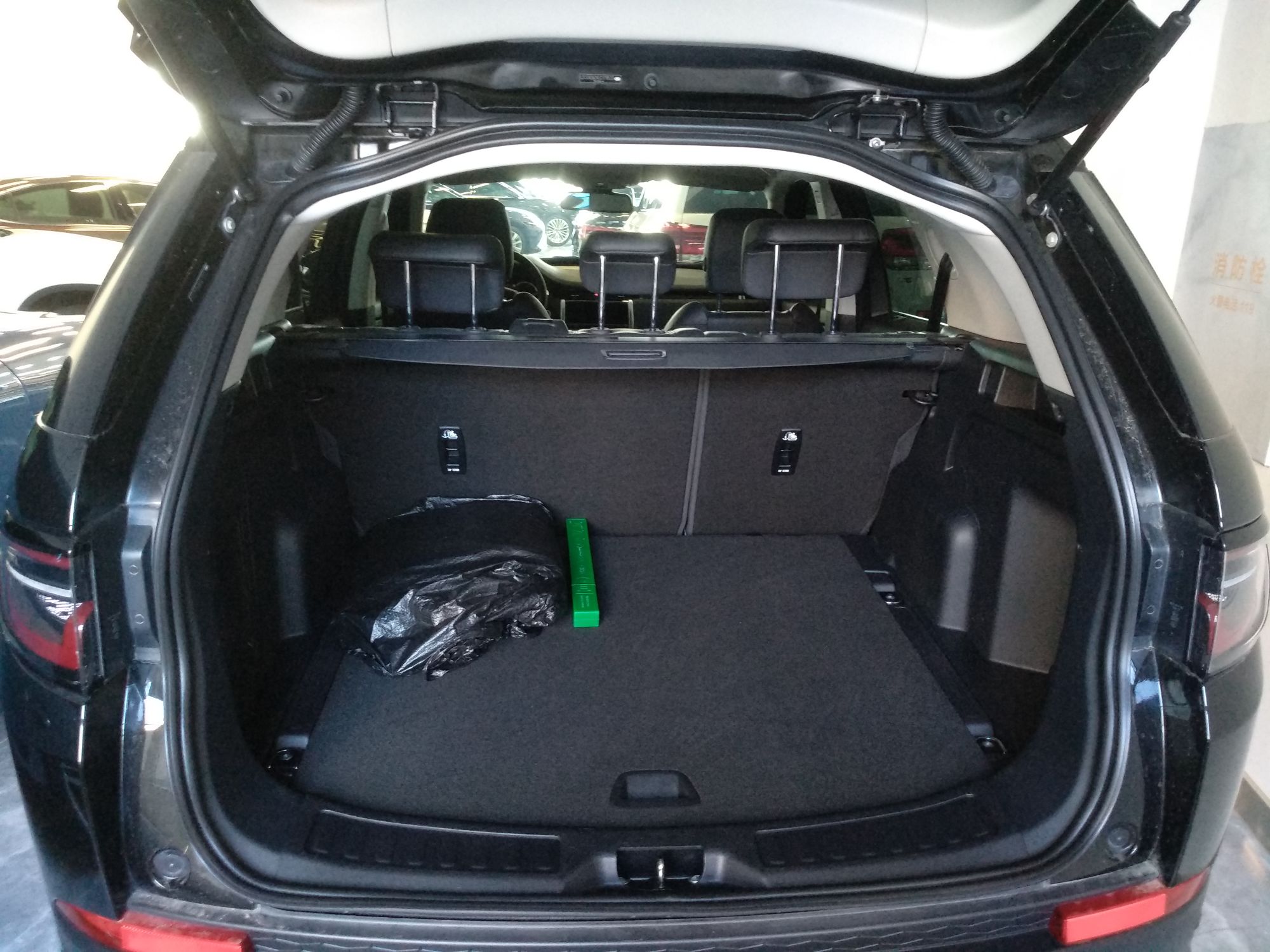 路虎发现运动版2020款20t自动corestandard家庭版国Ⅵ