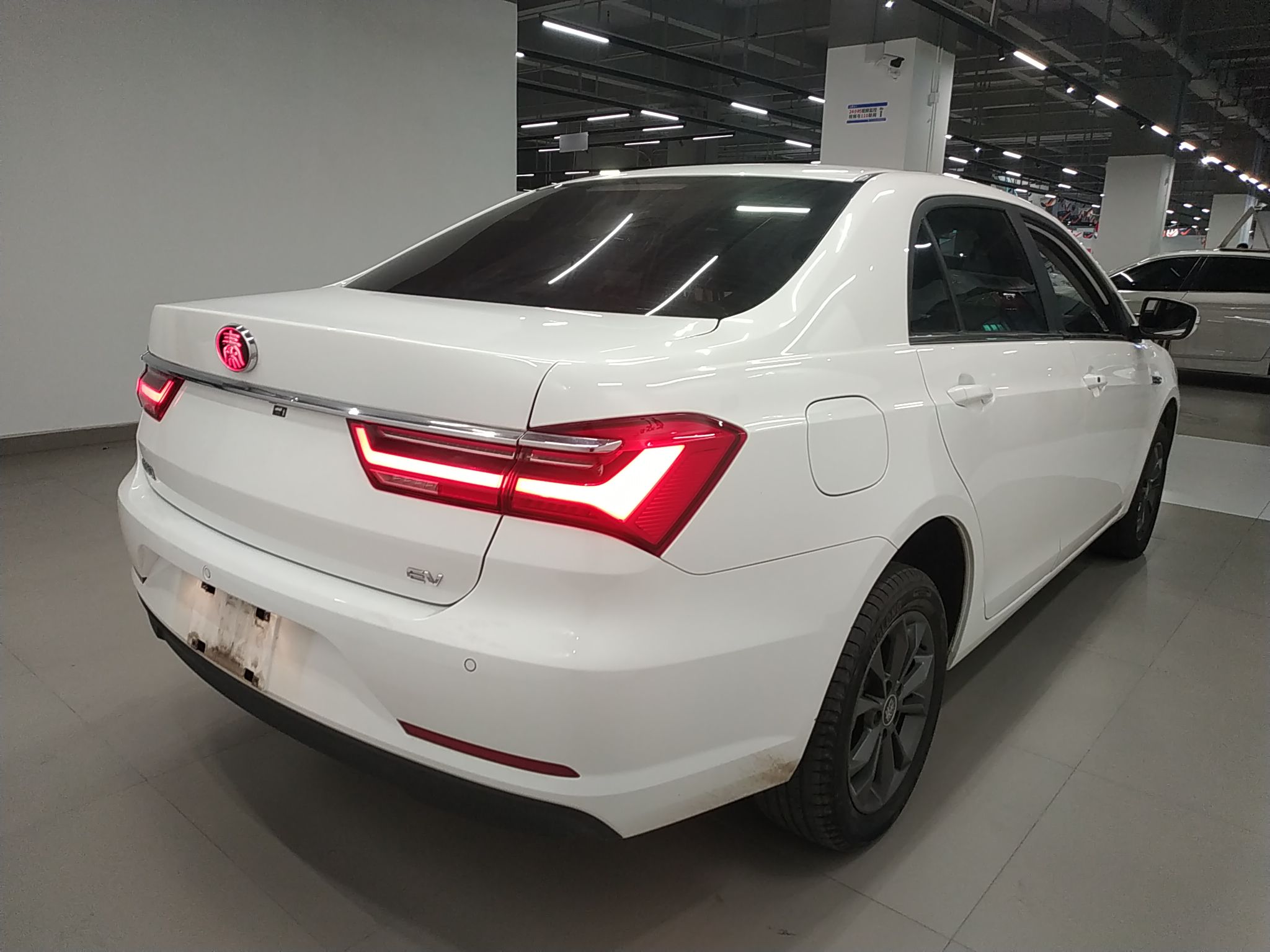 比亚迪秦ev2019款自动出行版纯电动