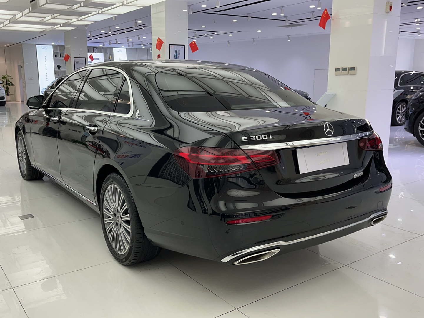 奔驰e级e300l2021款20t自动汽油时尚型国Ⅵ