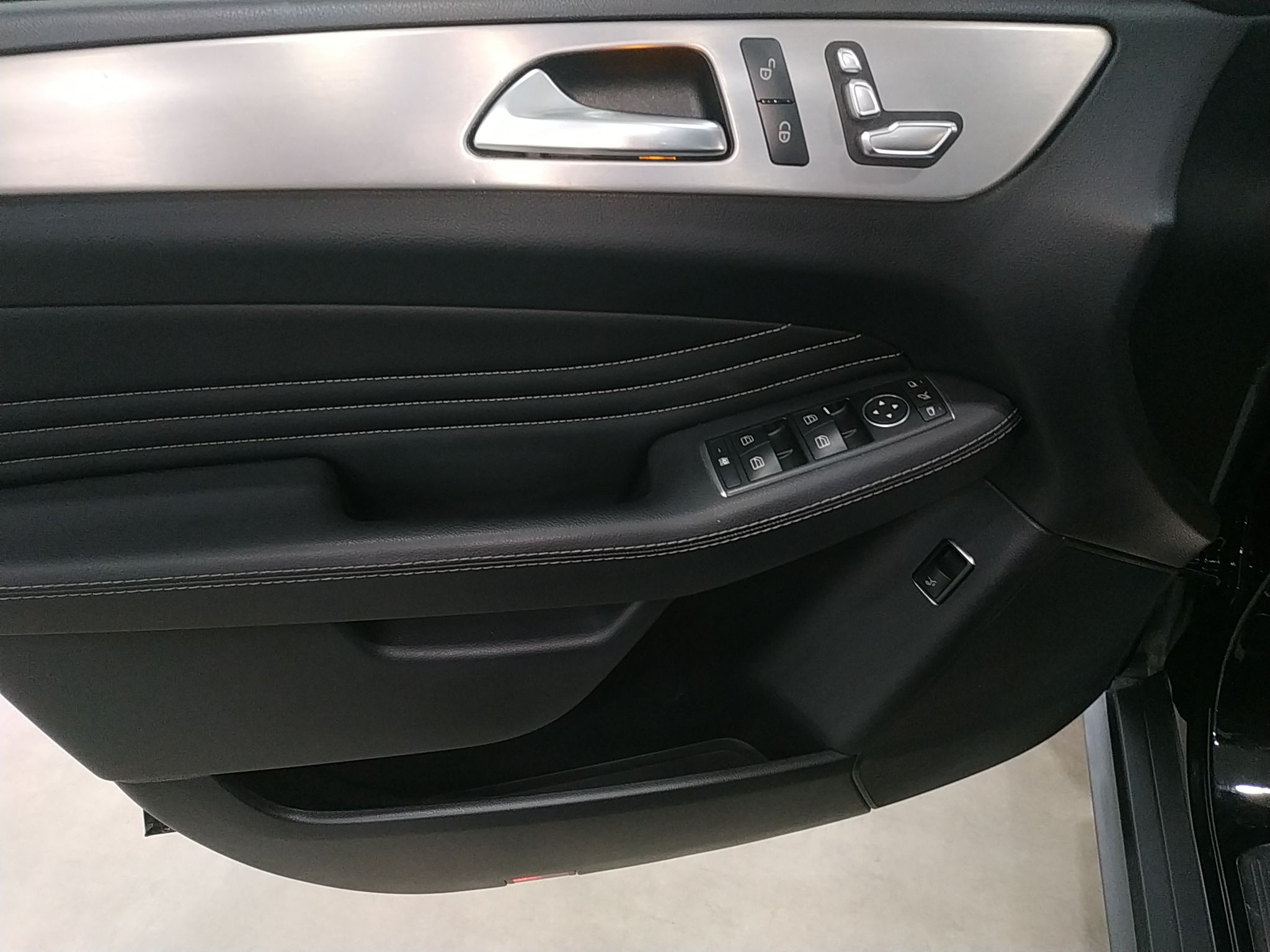 奔驰GLE级 GLE320 [进口] 2015款 3.0T 自动 运动SUV 