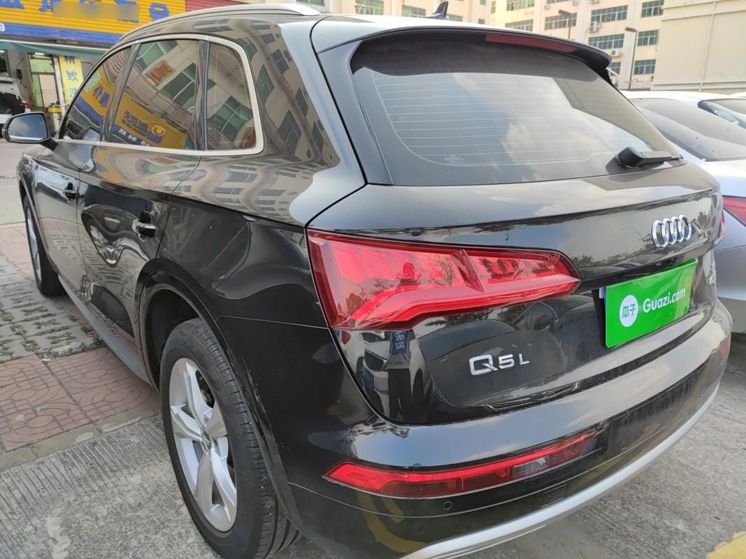 奥迪Q5L 40TFSI 2020款 2.0T 自动 改款荣享进取型 (国Ⅵ) 