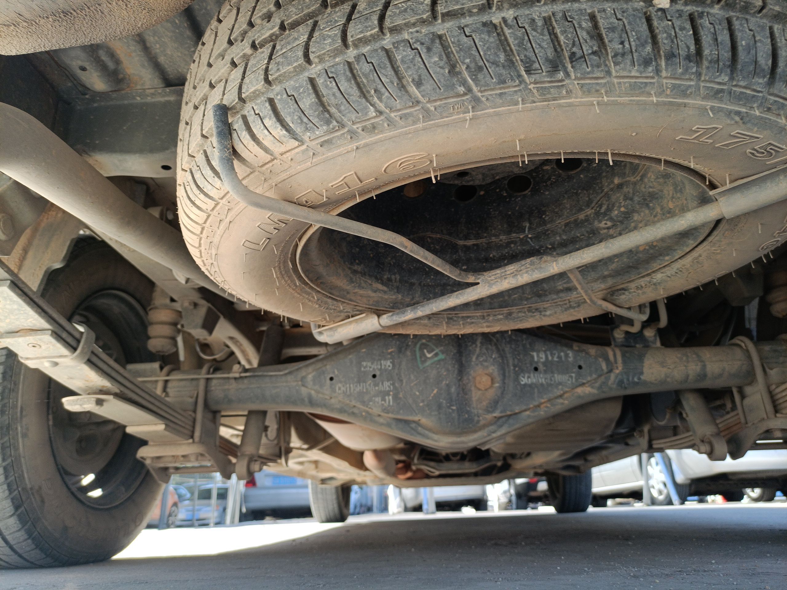 五菱宏光s2019款15l手动7座基本型