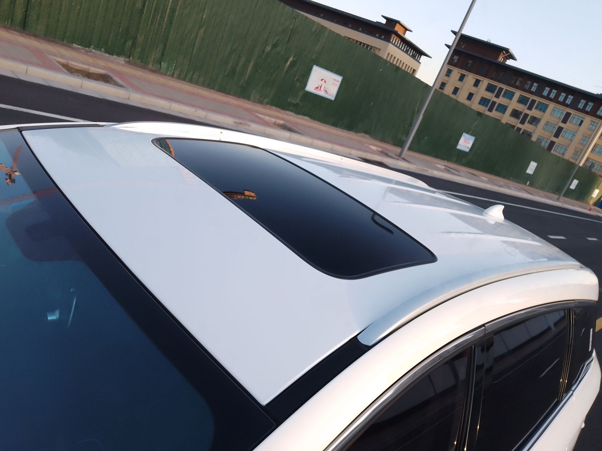 比亚迪宋max2019款15t自动前驱智联睿逸天窗型国Ⅵ