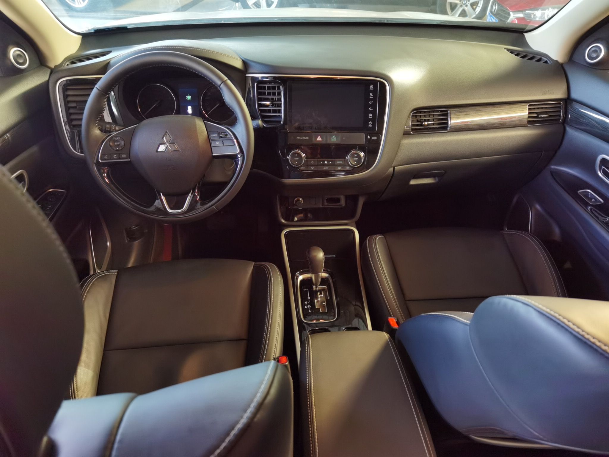 三菱欧蓝德2020款20l自动畅享版国Ⅵ